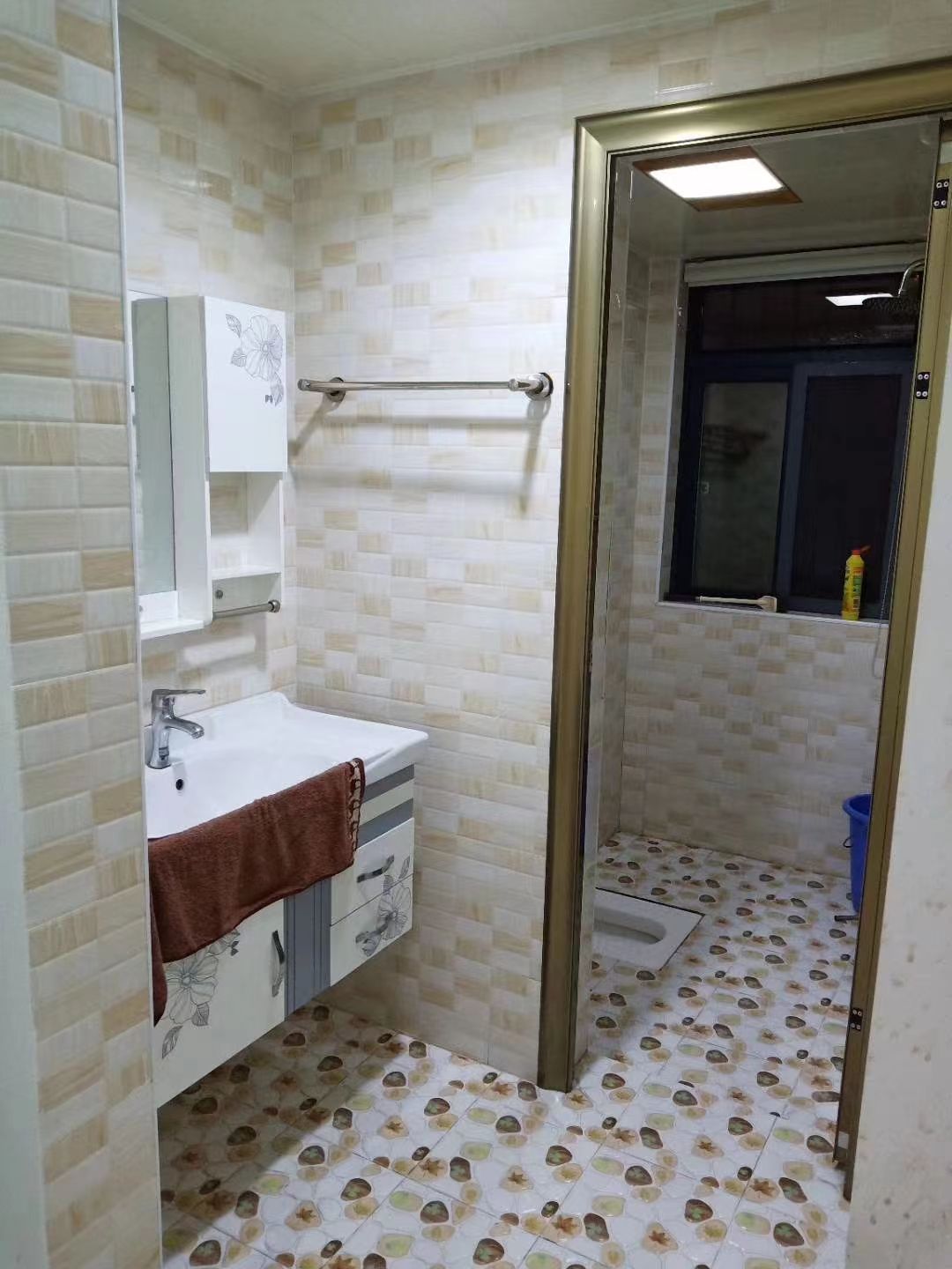 中建岳阳中心  2室2厅1卫   2000.00元/月室内图