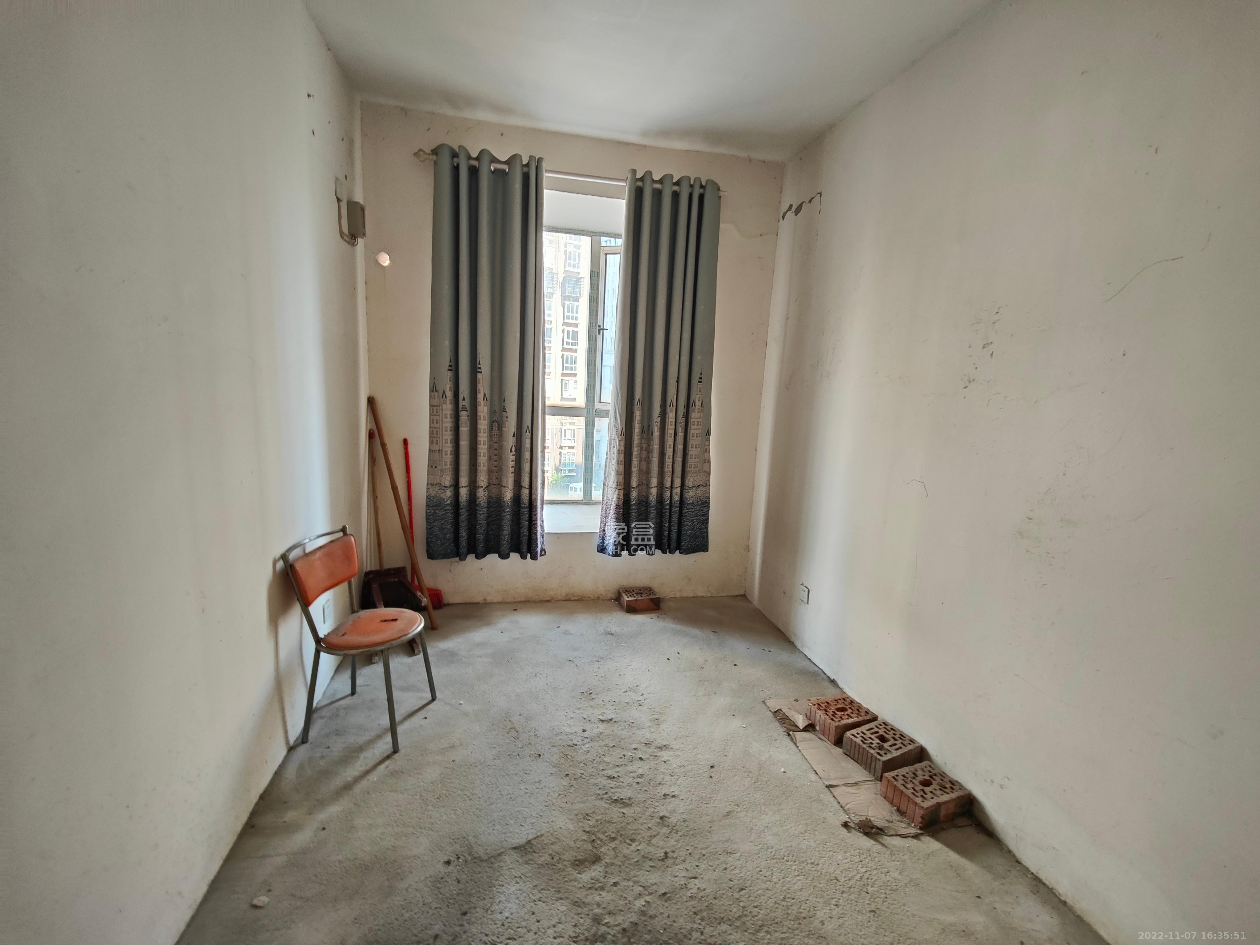 德泽苑 5室2厅2卫 1300.00元/月 德泽苑 5室2厅2卫 1300.00元/月室内图