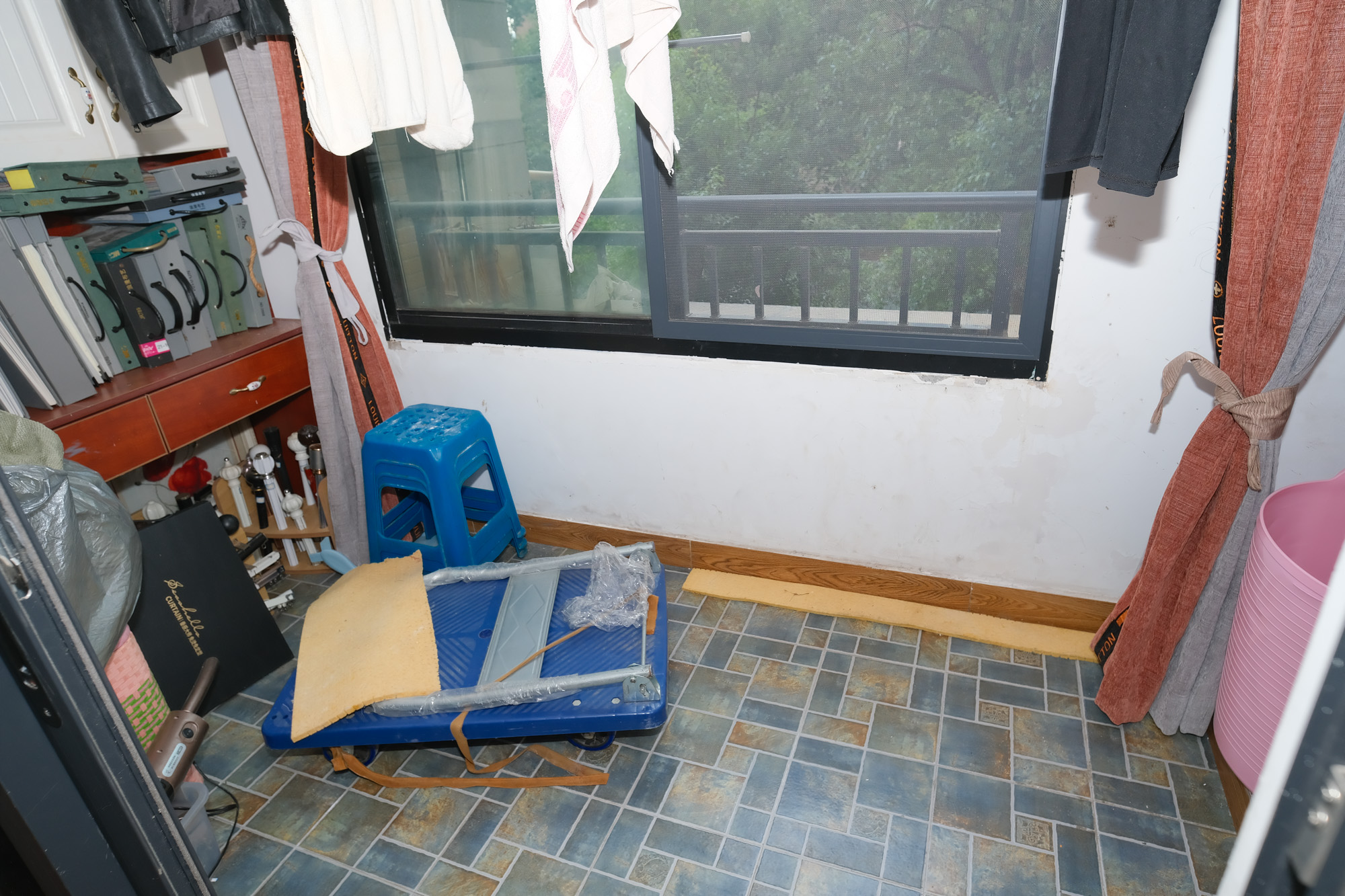 三一街区  2室2厅1卫    57.23万阳台