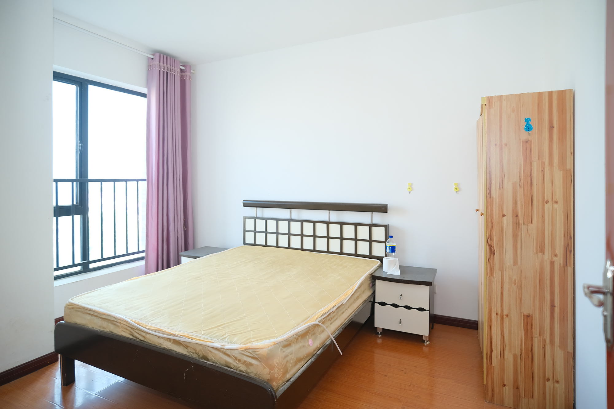 三一街区  3室2厅1卫   102.80万卧室
