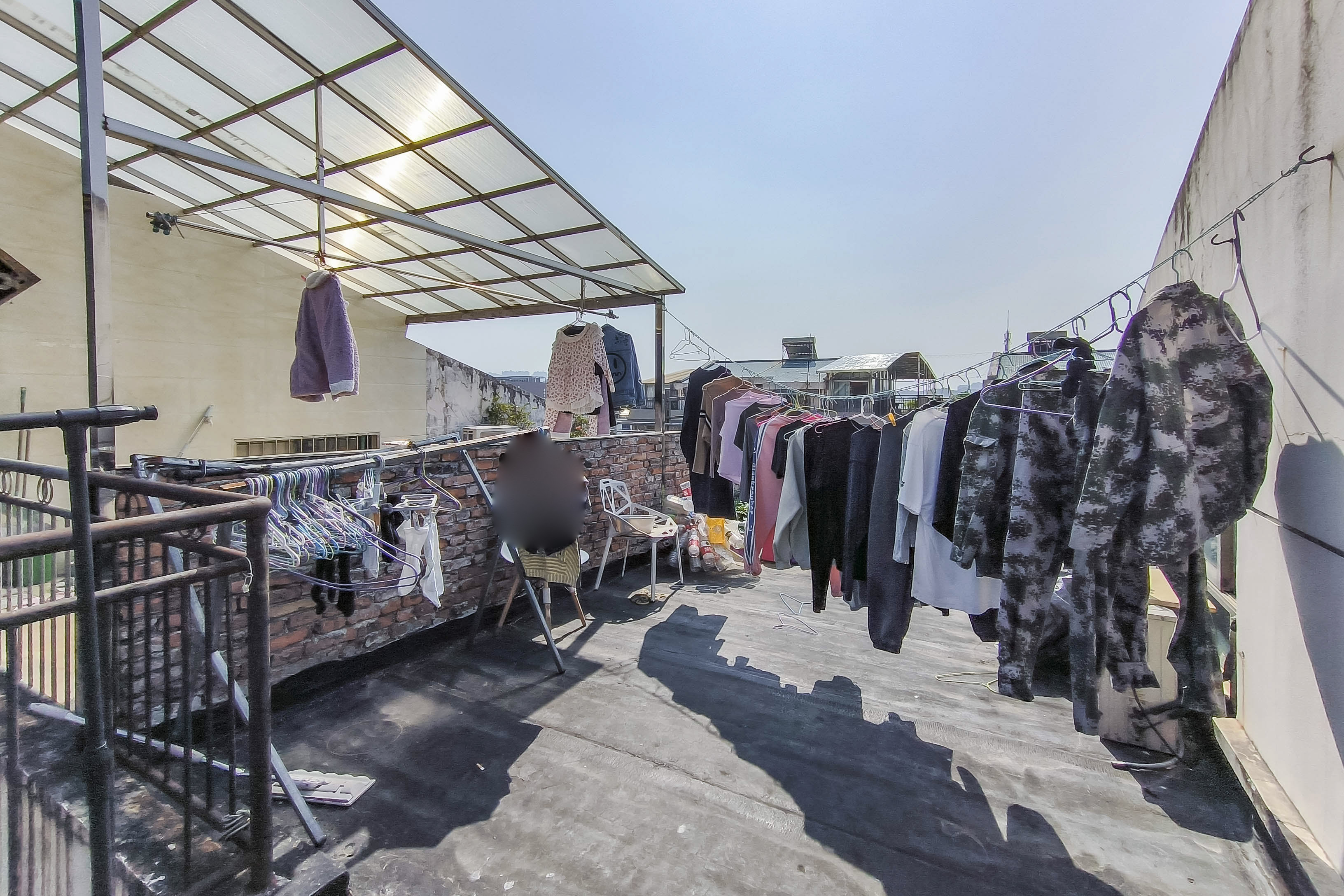 科教新村  5室2厅2卫   120.00万阳台