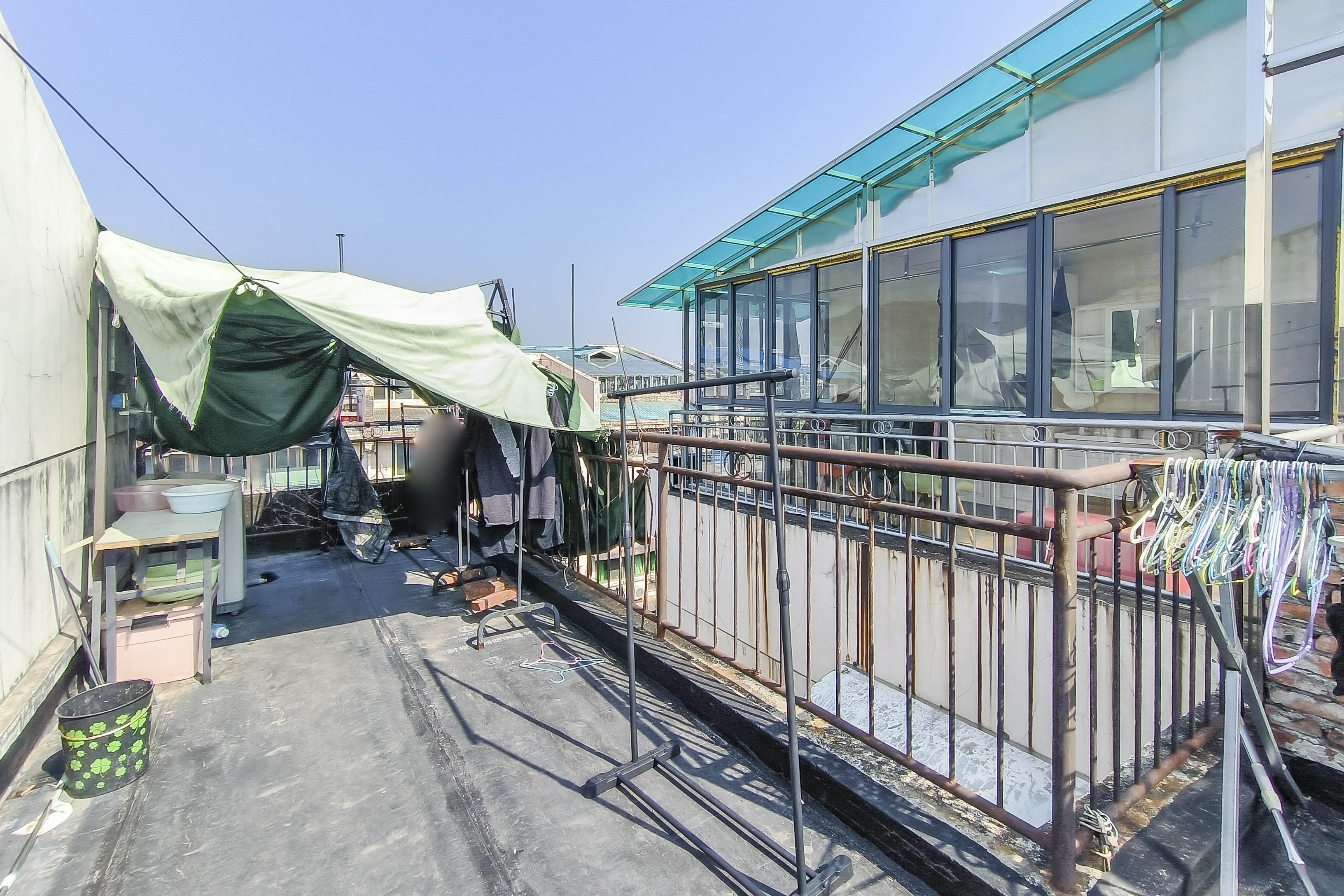 科教新村  5室2厅2卫   120.00万阳台