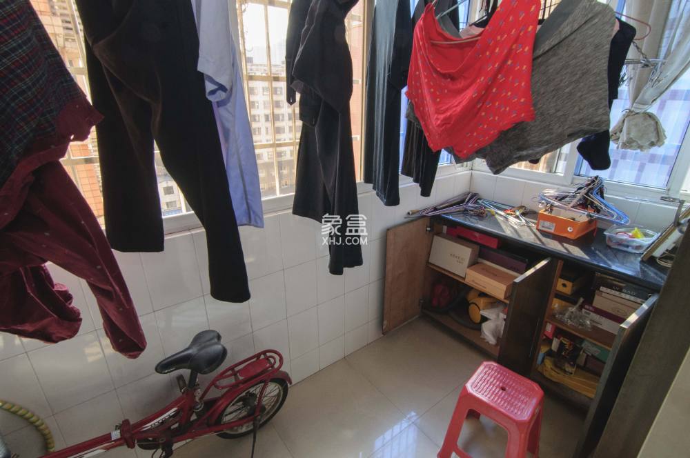 森宇佳園  4室2廳2衛(wèi)   130.00萬