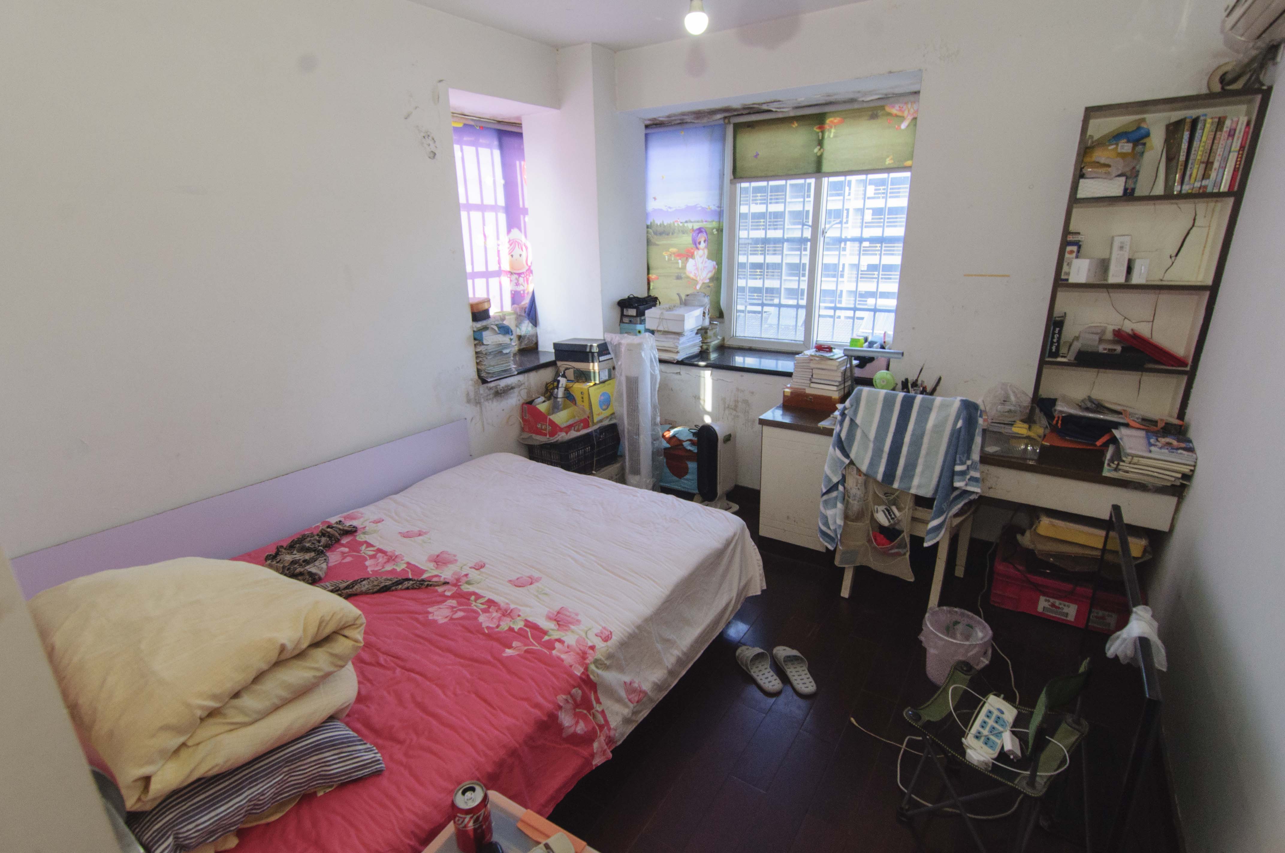 森宇佳园  4室2厅2卫   130.00万卧室