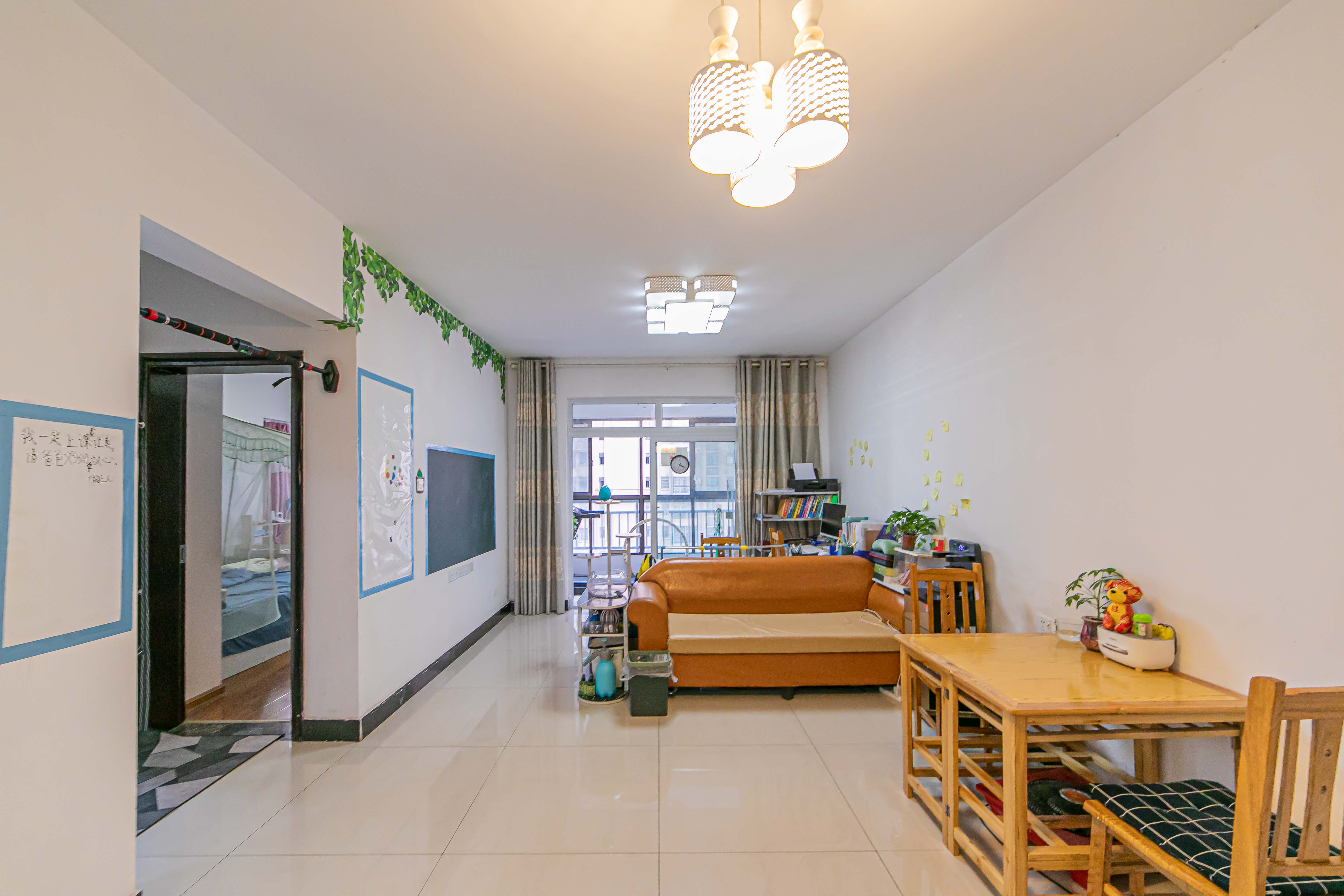 东方航标  2室2厅1卫    62.8万客厅