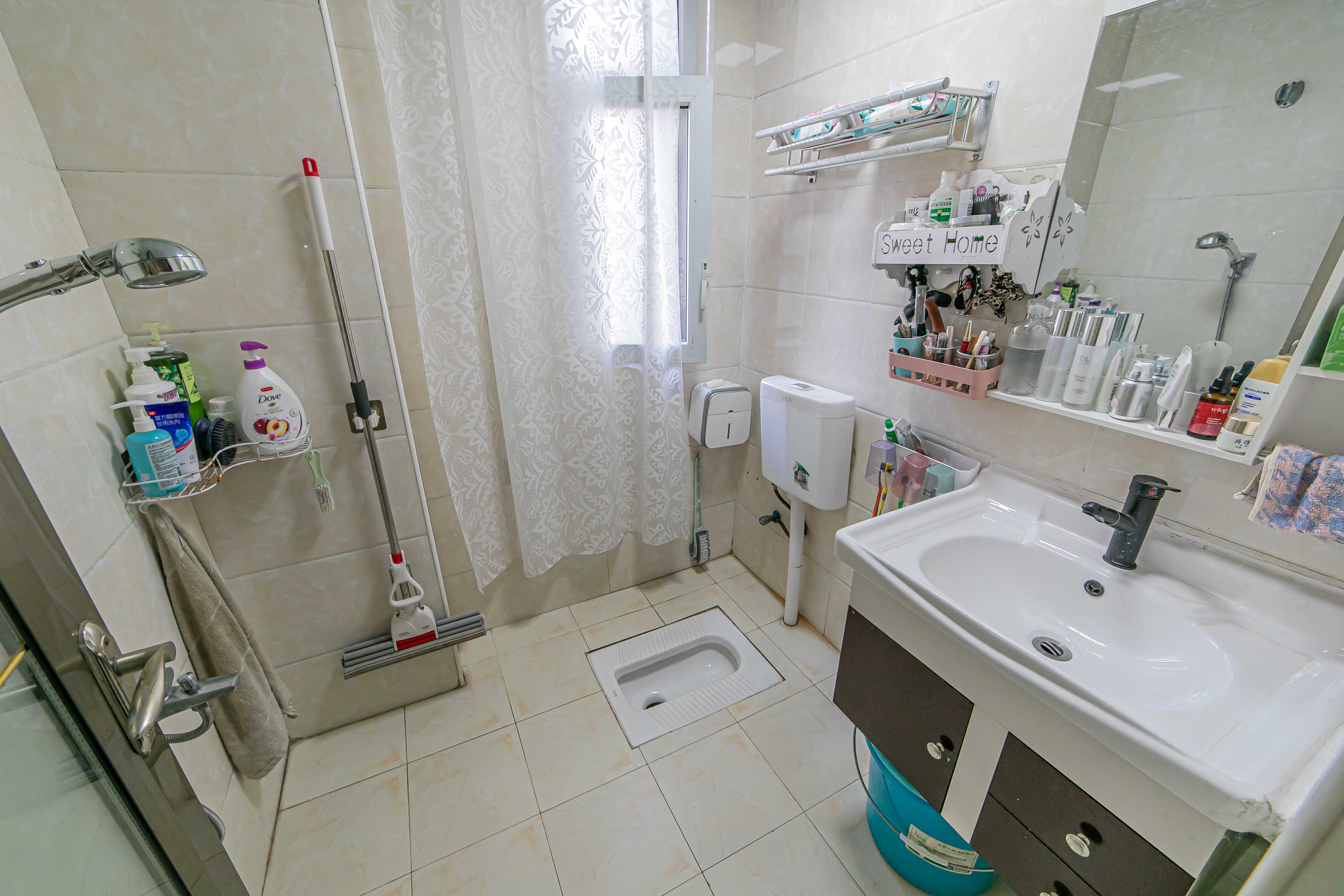 东方航标  2室2厅1卫    62.8万卫生间