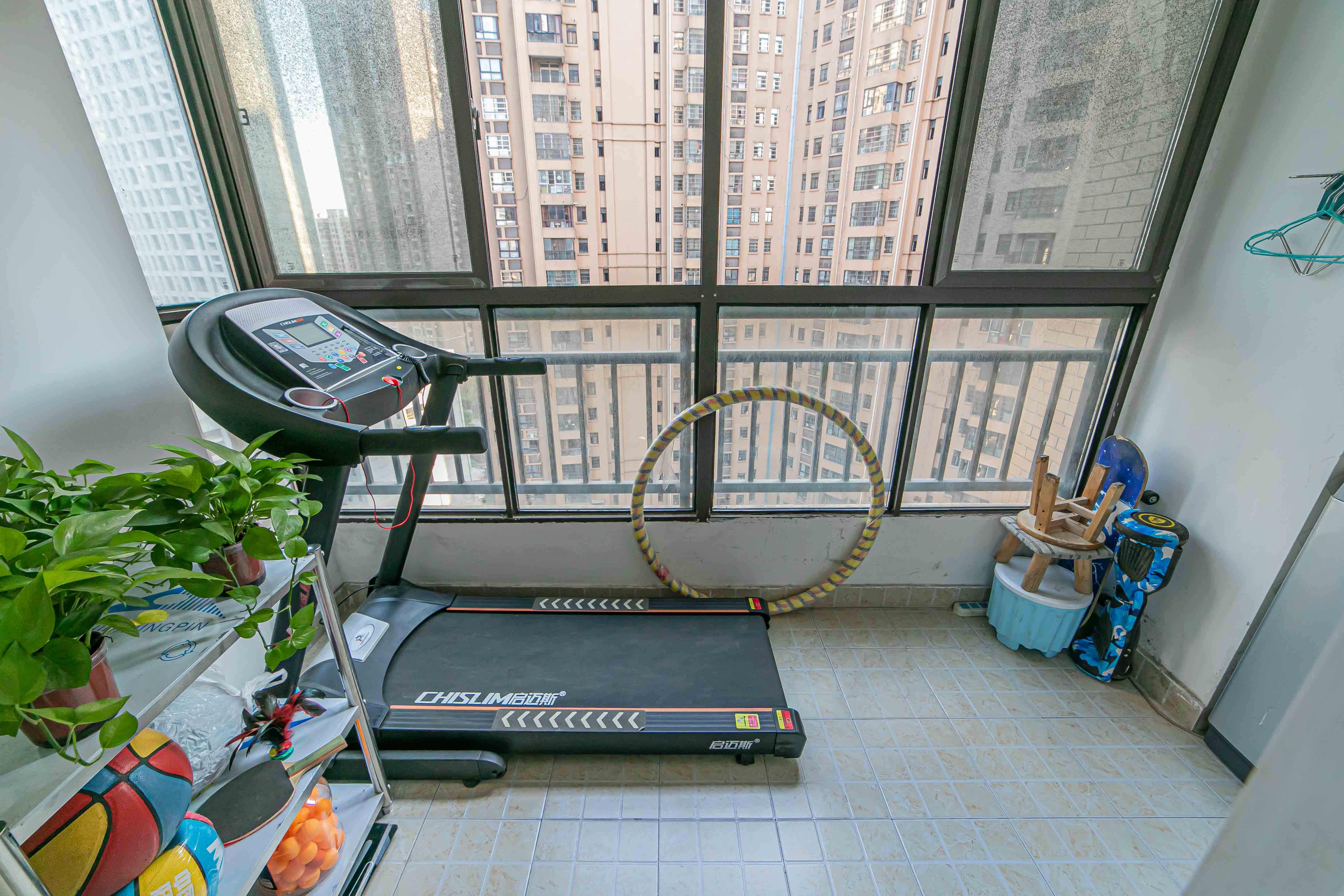 东方航标  2室2厅1卫    62.8万阳台