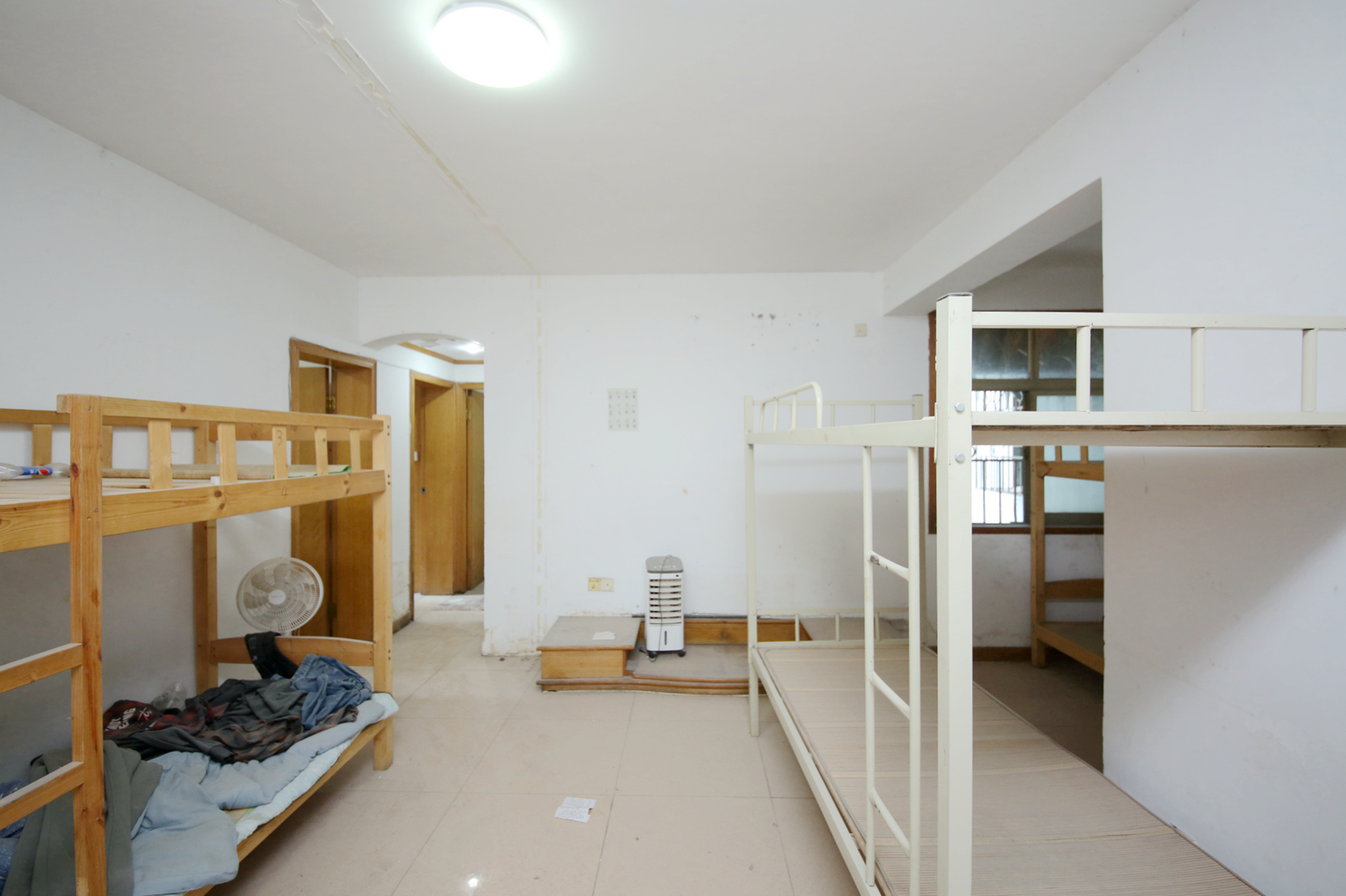 长铁高层  3室2厅1卫   75.00万客厅