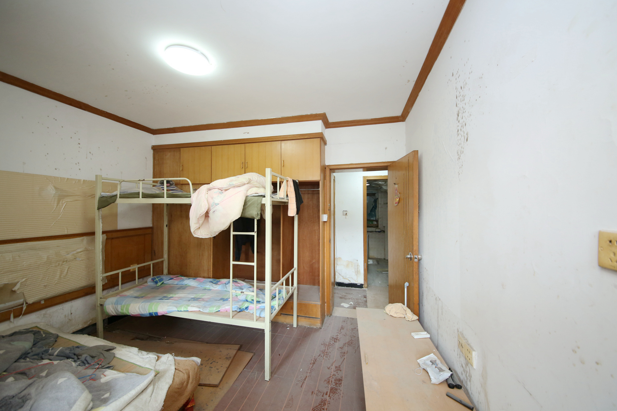 长铁高层  3室2厅1卫   75.00万卧室