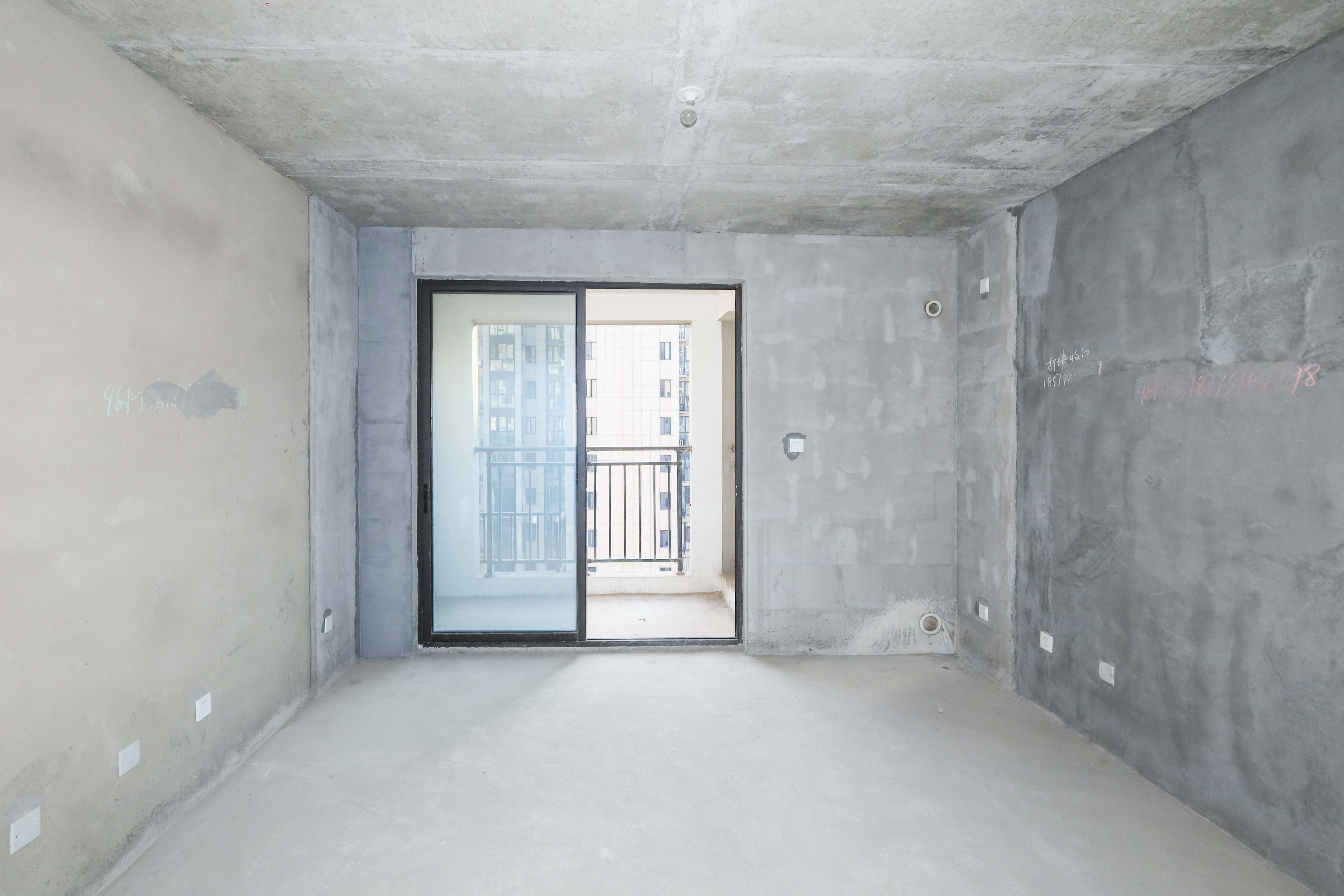 中国铁建梅溪青秀二期  4室2厅2卫    210.0万其他