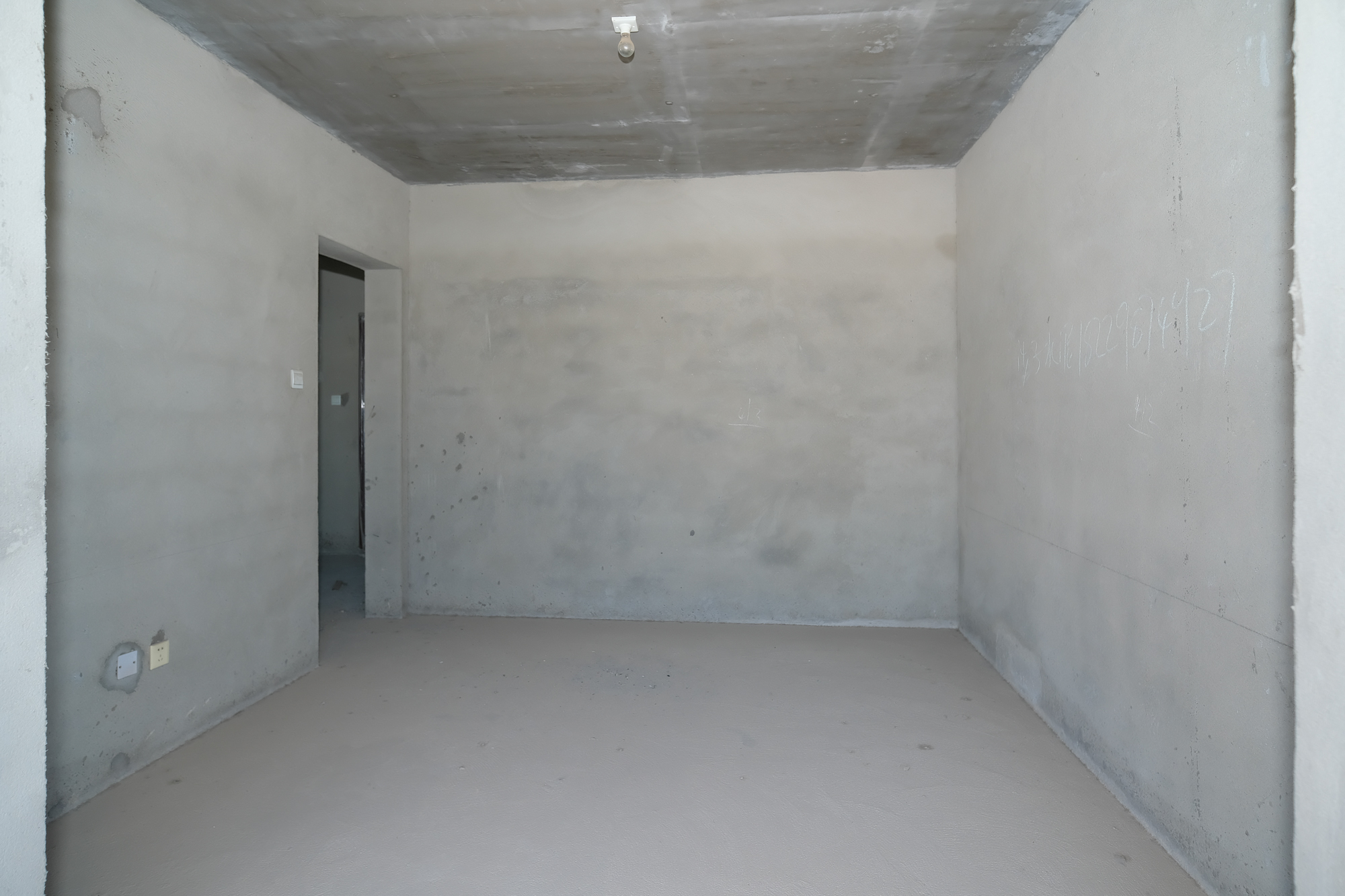 长永佳苑 1室1厅1卫 32.80万 长永佳苑 1室1厅1卫 32.80万卧室