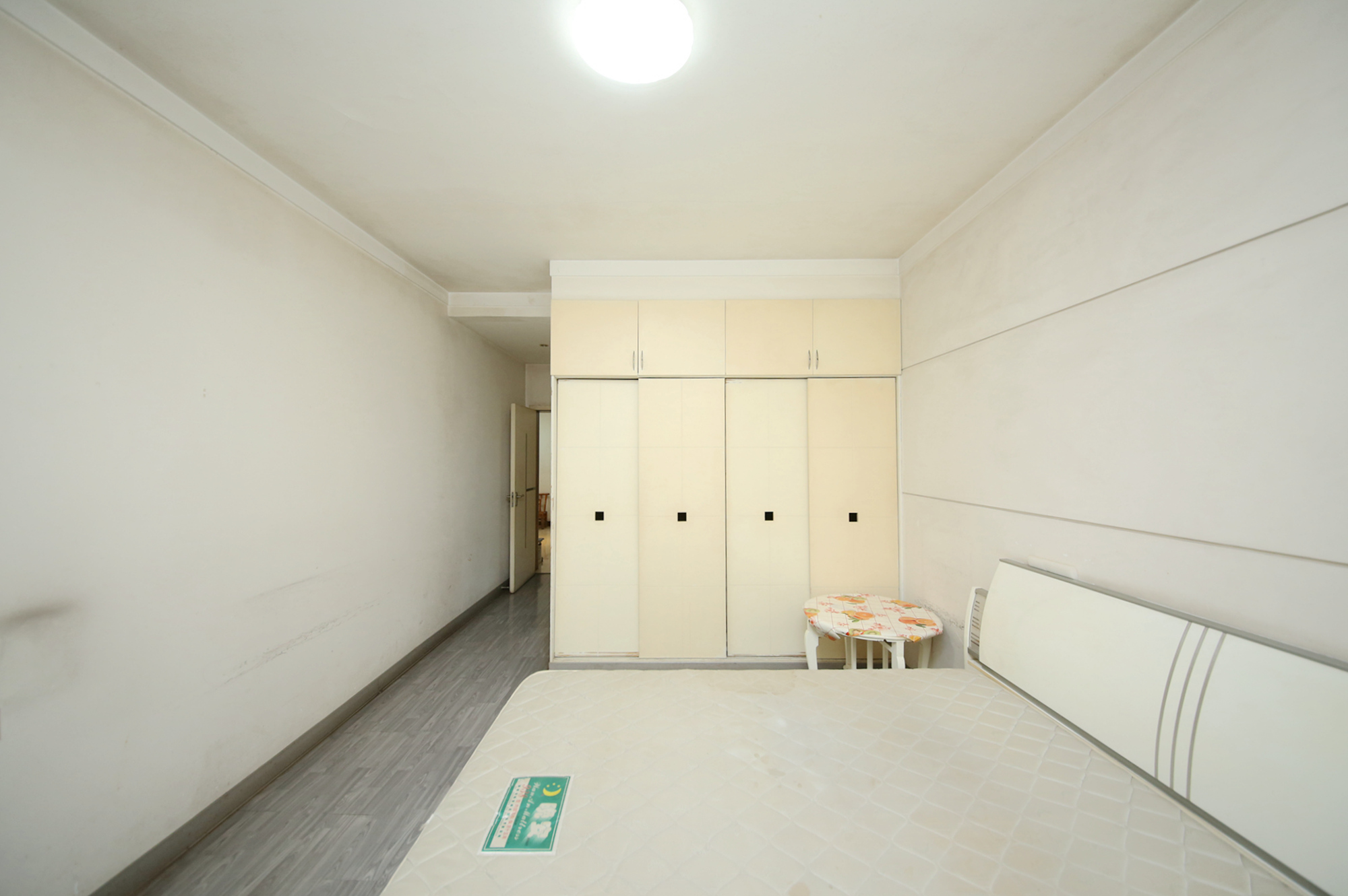 芙蓉区国税局宿舍  3室2厅2卫   120.00万卧室