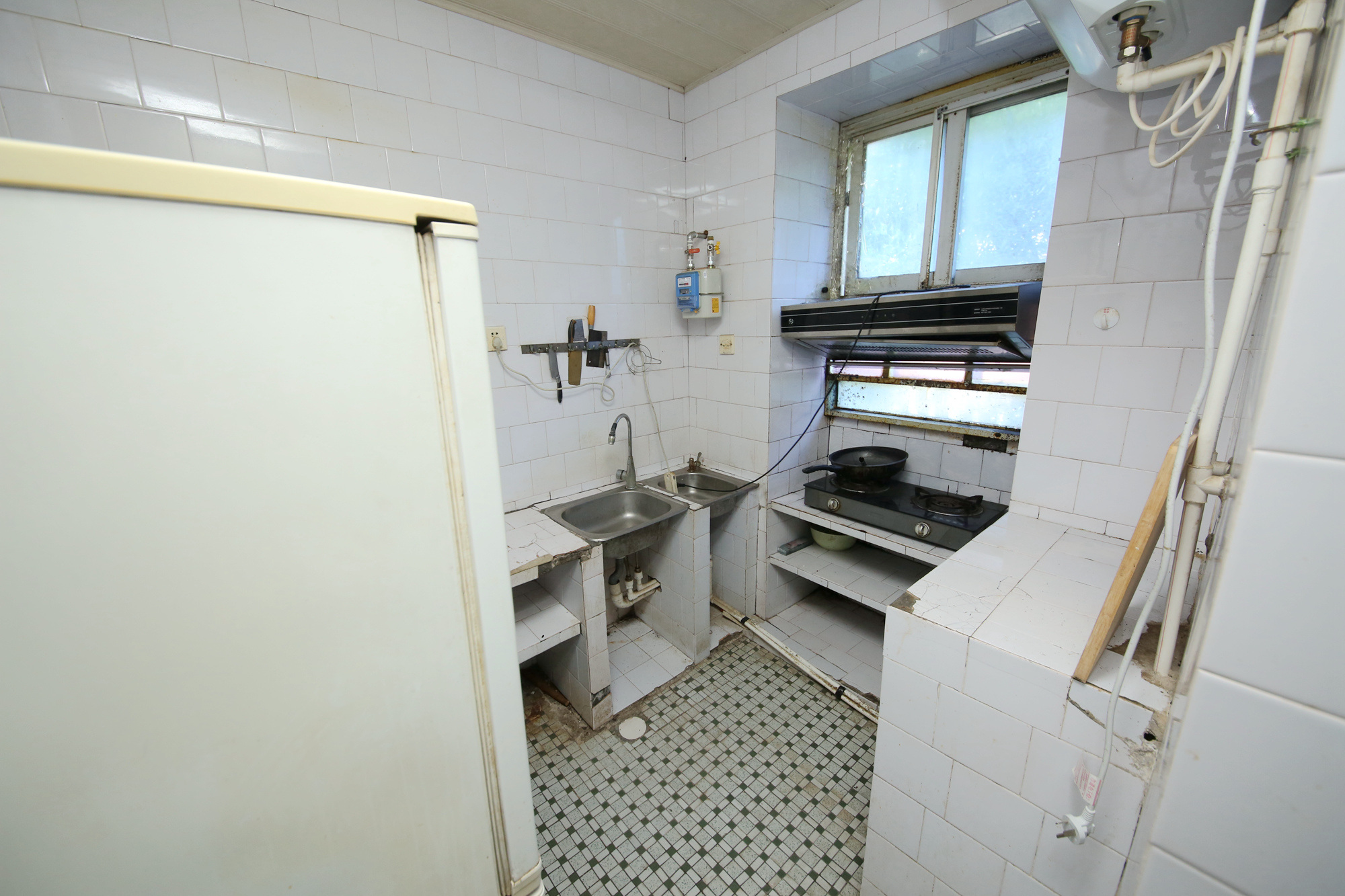燕山街社区  2室2厅1卫   52.00万厨房