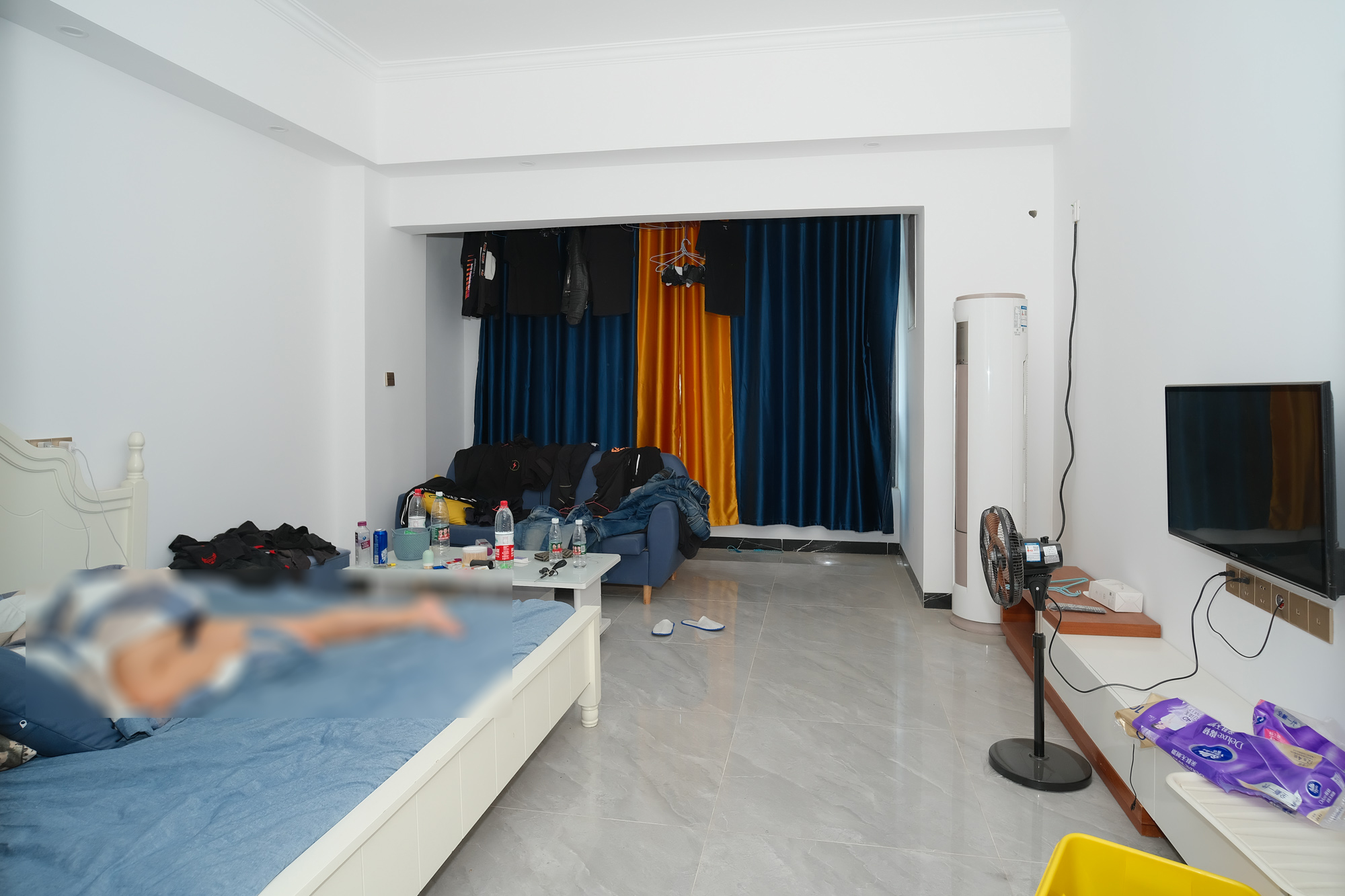 金鹰商业广场(金鹰商业大厦)  1室1厅1卫    41.8万 金鹰商业广场(金鹰商业大厦)  1室1厅1卫    41.8万卧室