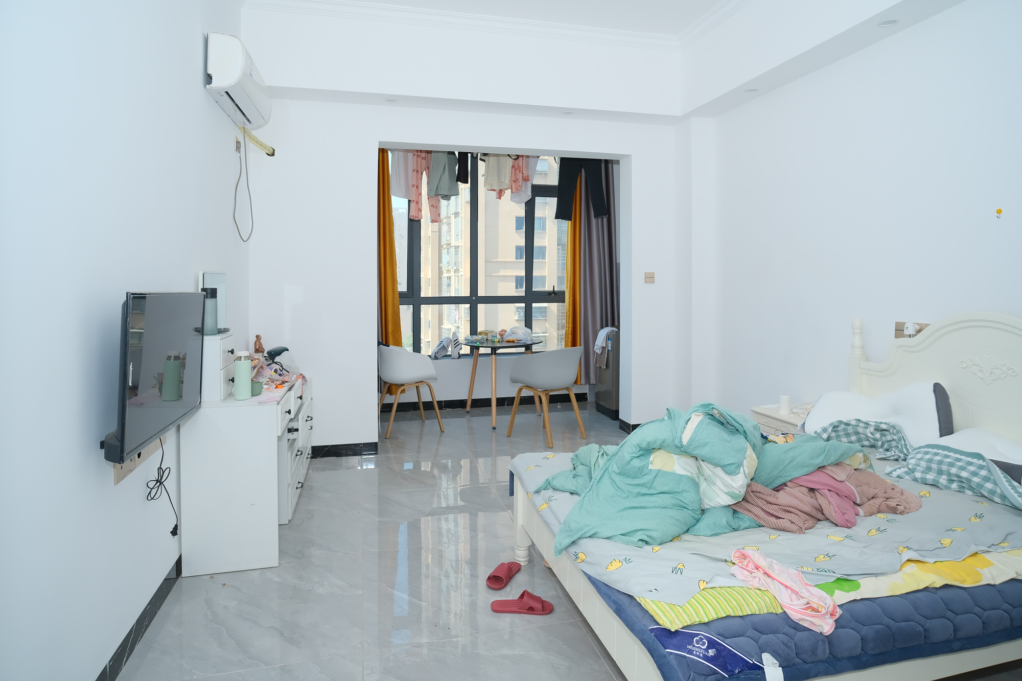 金鹰商业广场(金鹰商业大厦) 1室1厅1卫 28.00万 金鹰商业广场(金鹰商业大厦) 1室1厅1卫 28.00万卧室