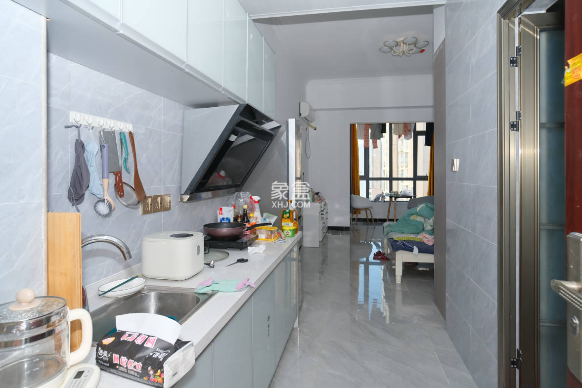 金鹰商业广场(金鹰商业大厦) 1室1厅1卫 28.00万 金鹰商业广场(金鹰商业大厦) 1室1厅1卫 28.00万厨房