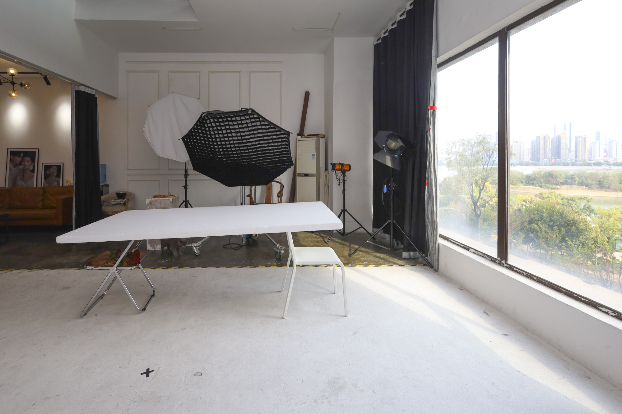 保利西海岸A区 4室2厅2卫 246.0万 保利西海岸A区 4室2厅2卫 246.0万客厅