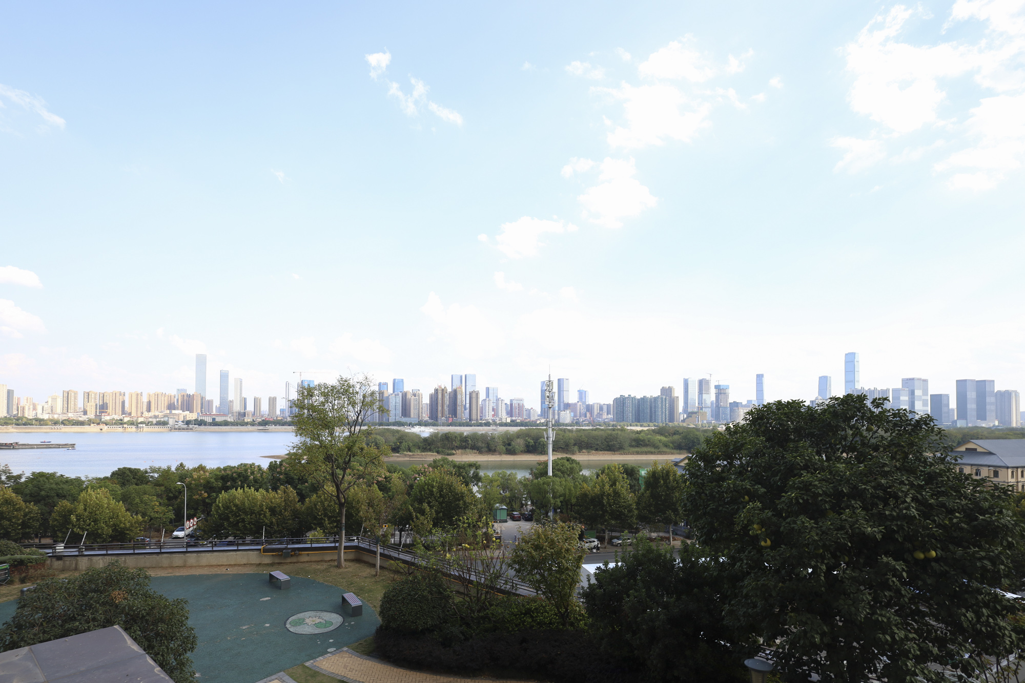 保利西海岸A区 4室2厅2卫 246.0万 保利西海岸A区 4室2厅2卫 246.0万其他