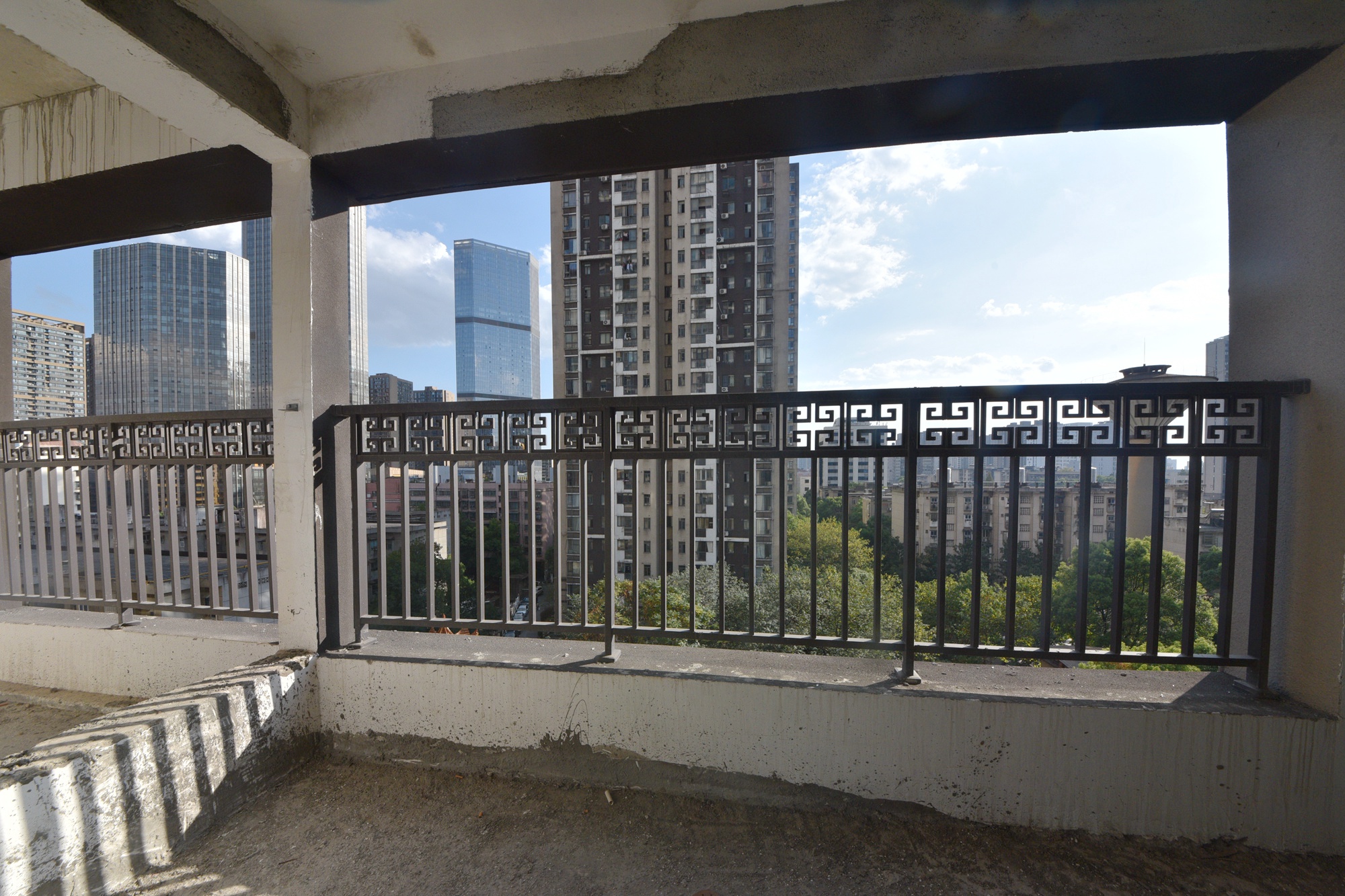 建发央玺（建发泱玺雅苑）  4室2厅2卫    310.0万阳台