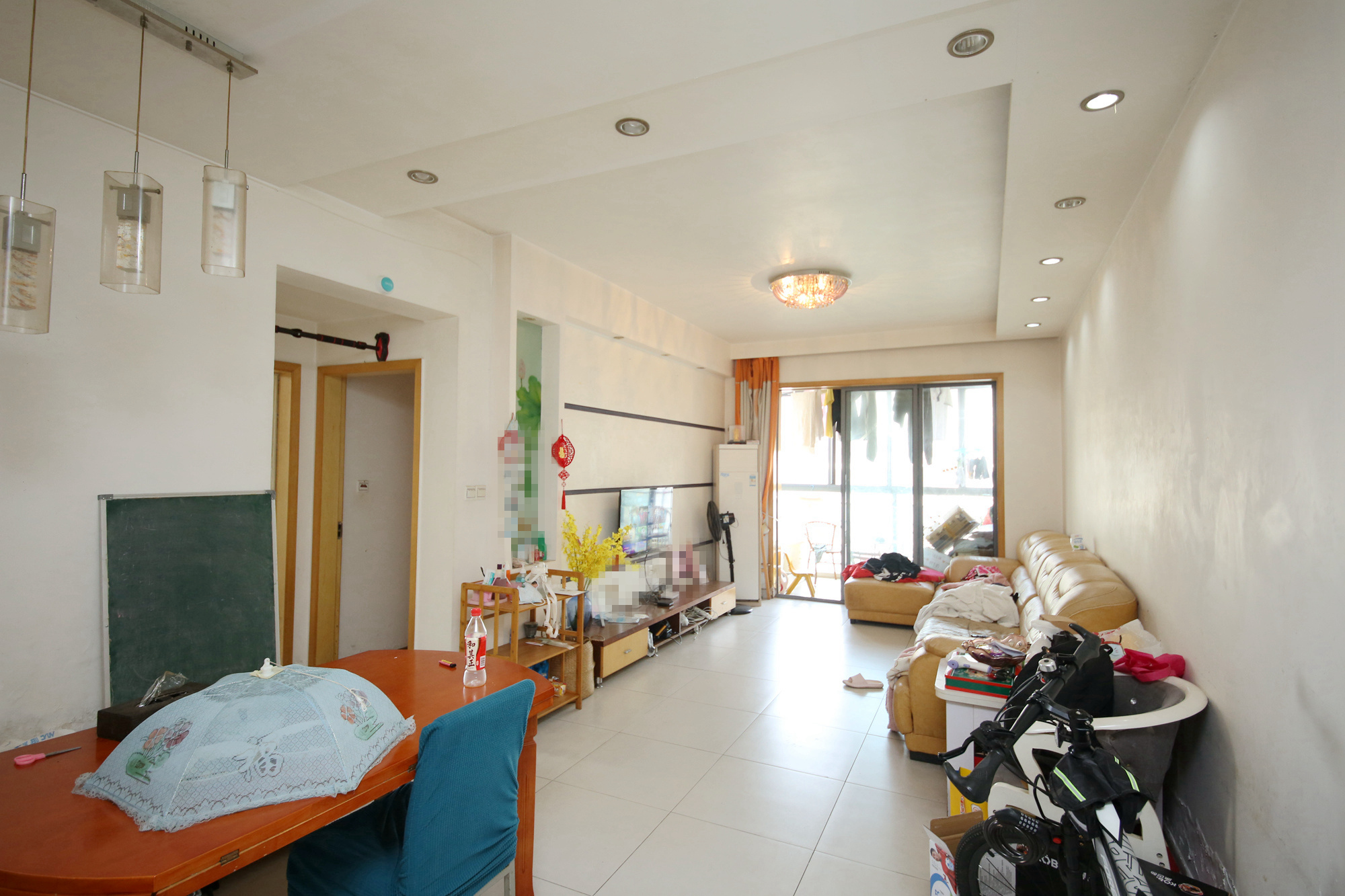银港水晶城  2室2厅1卫   69.80万客厅