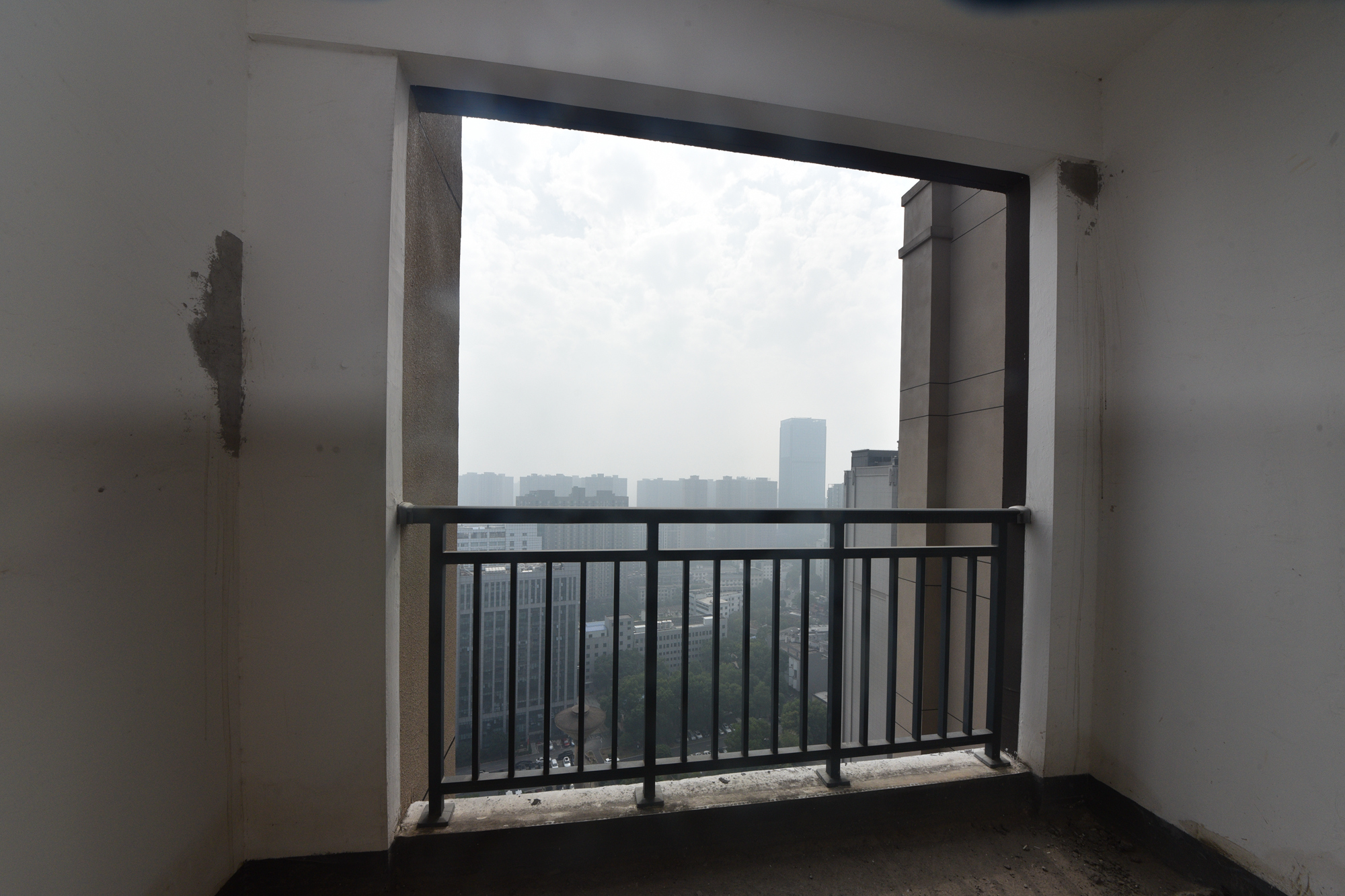 建发中央公园（建发美地）  5室2厅2卫   381.00万其他