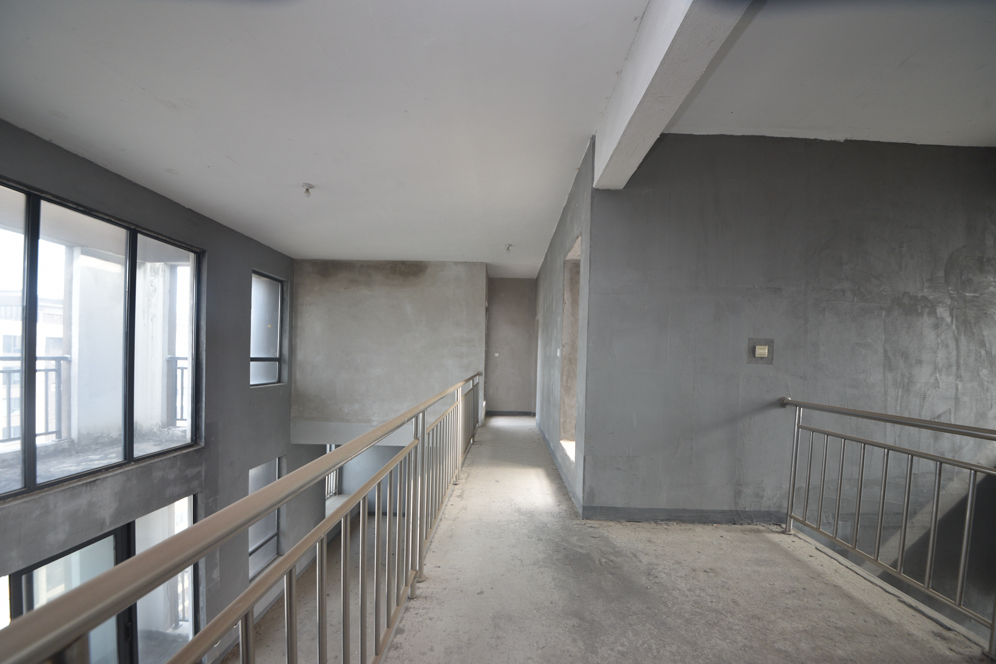 建发中央公园（建发美地）  5室2厅2卫   381.00万其他