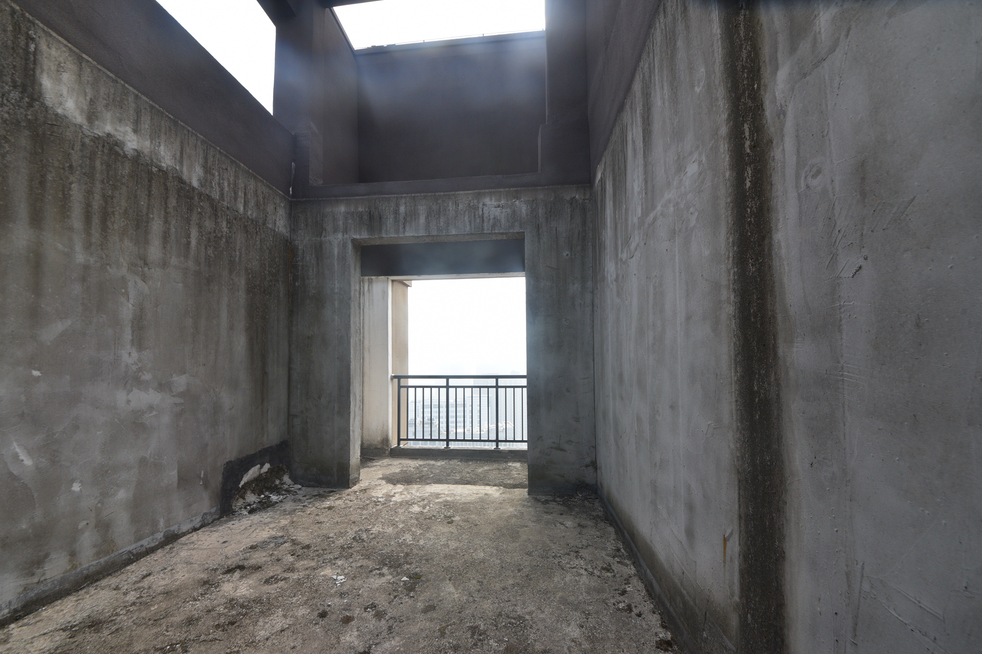 建发中央公园（建发美地）  5室2厅2卫   381.00万其他