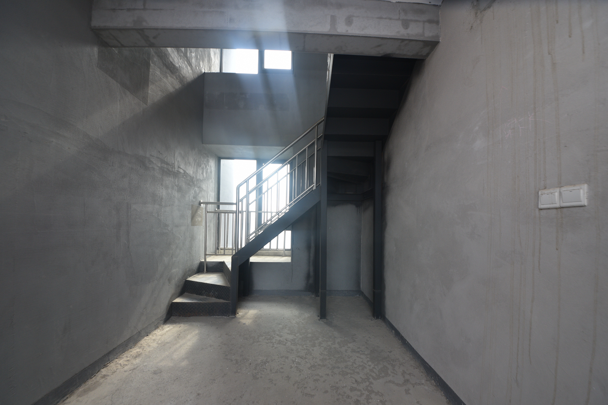 建发中央公园（建发美地）  5室2厅2卫   381.00万其他