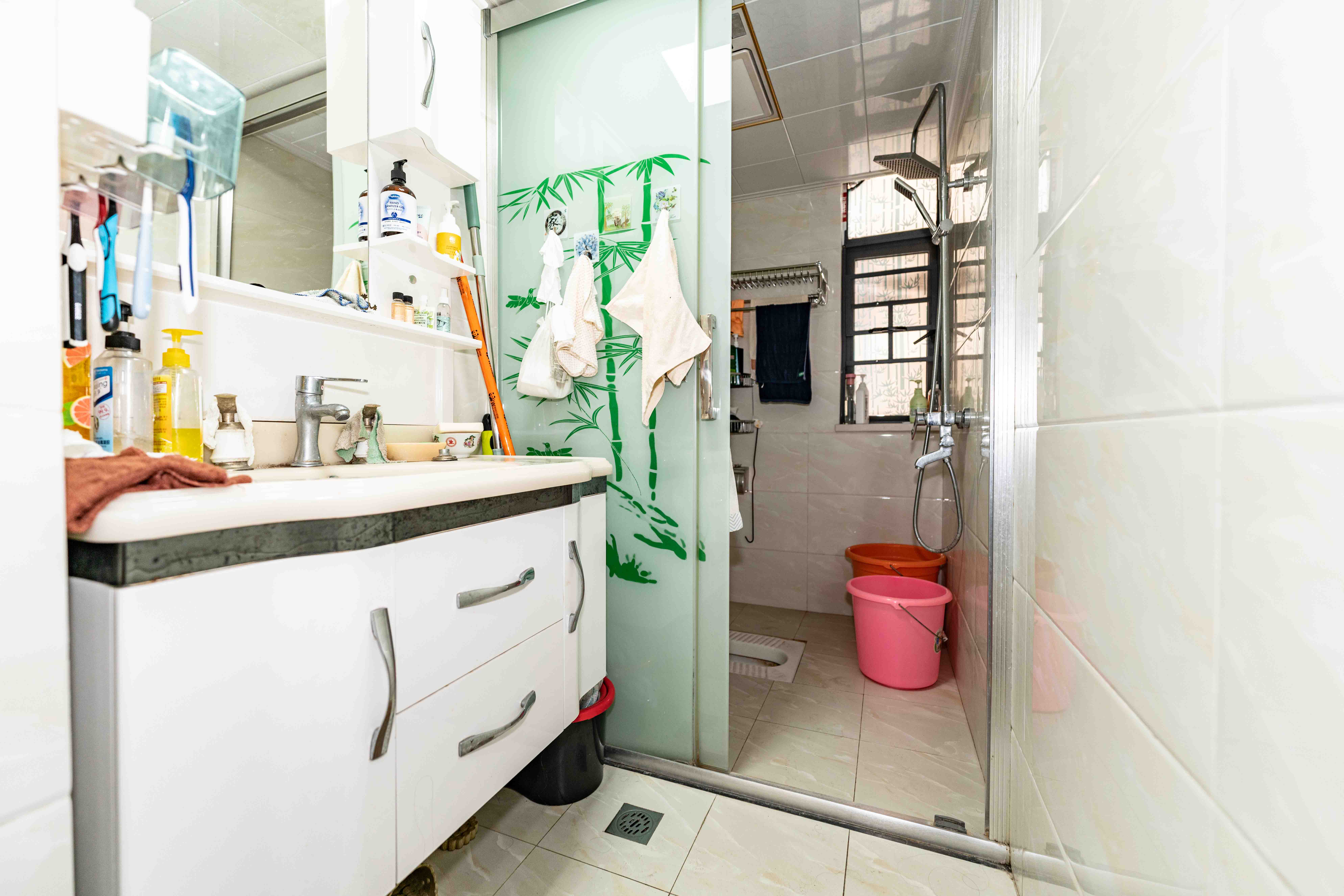 鑫天格林香山 3室2厅1卫 64.00万 鑫天格林香山 3室2厅1卫 64.00万卫生间