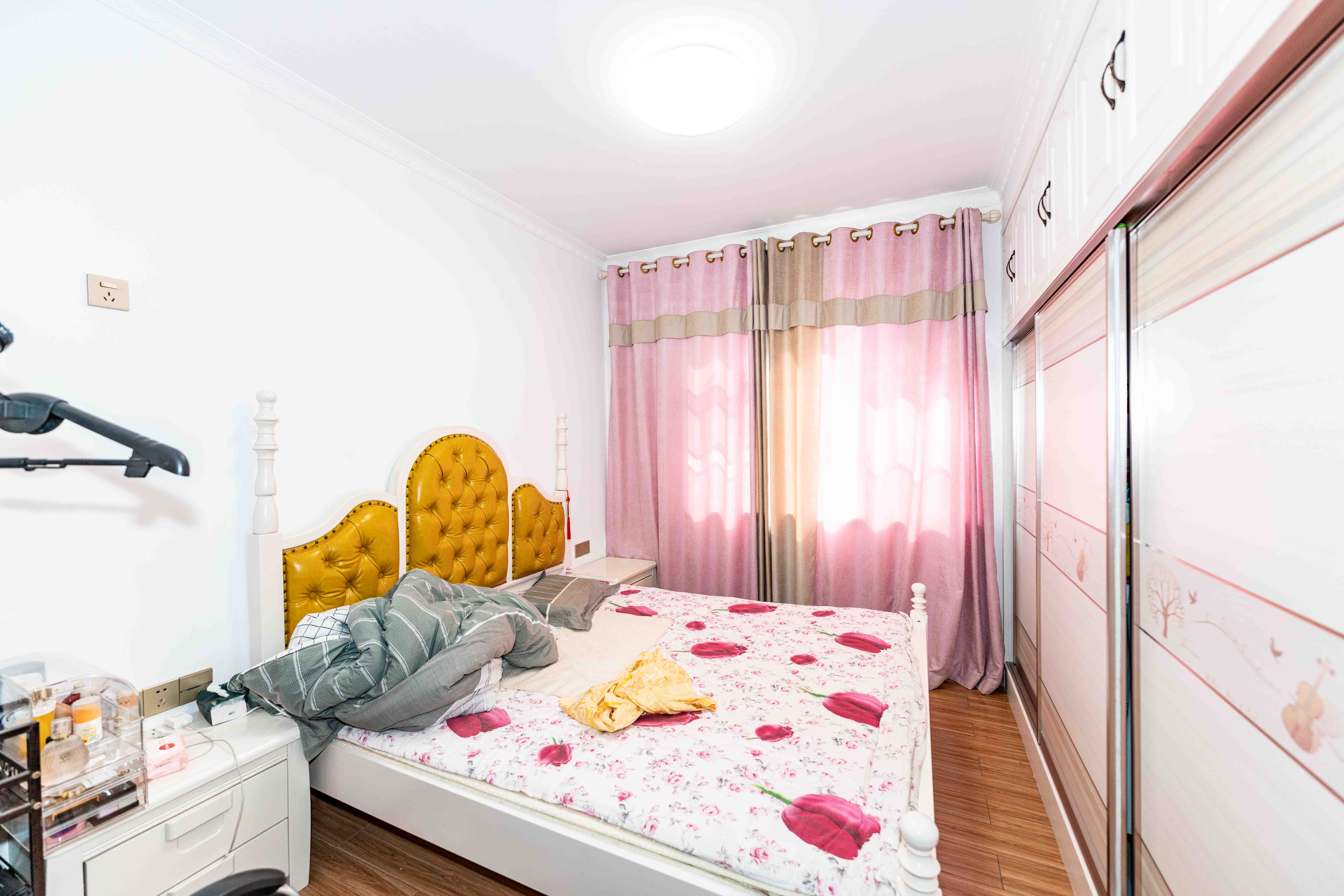 鑫天格林香山 3室2厅1卫 64.00万 鑫天格林香山 3室2厅1卫 64.00万卧室