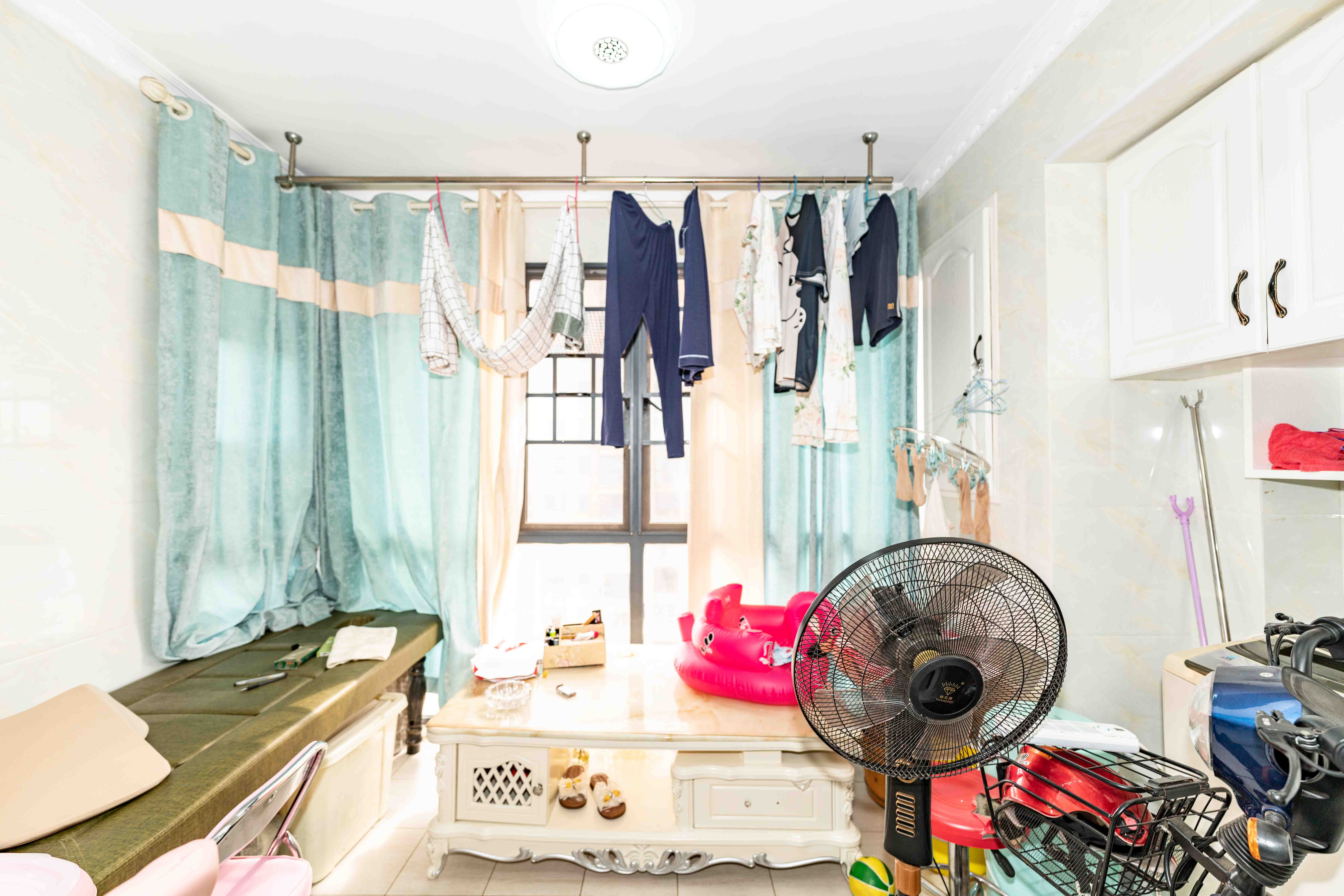 鑫天格林香山 3室2厅1卫 64.00万 鑫天格林香山 3室2厅1卫 64.00万阳台