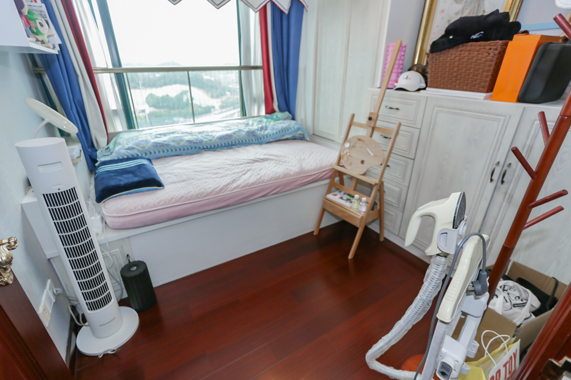 恒大华府  3室2厅1卫   178.80万卧室
