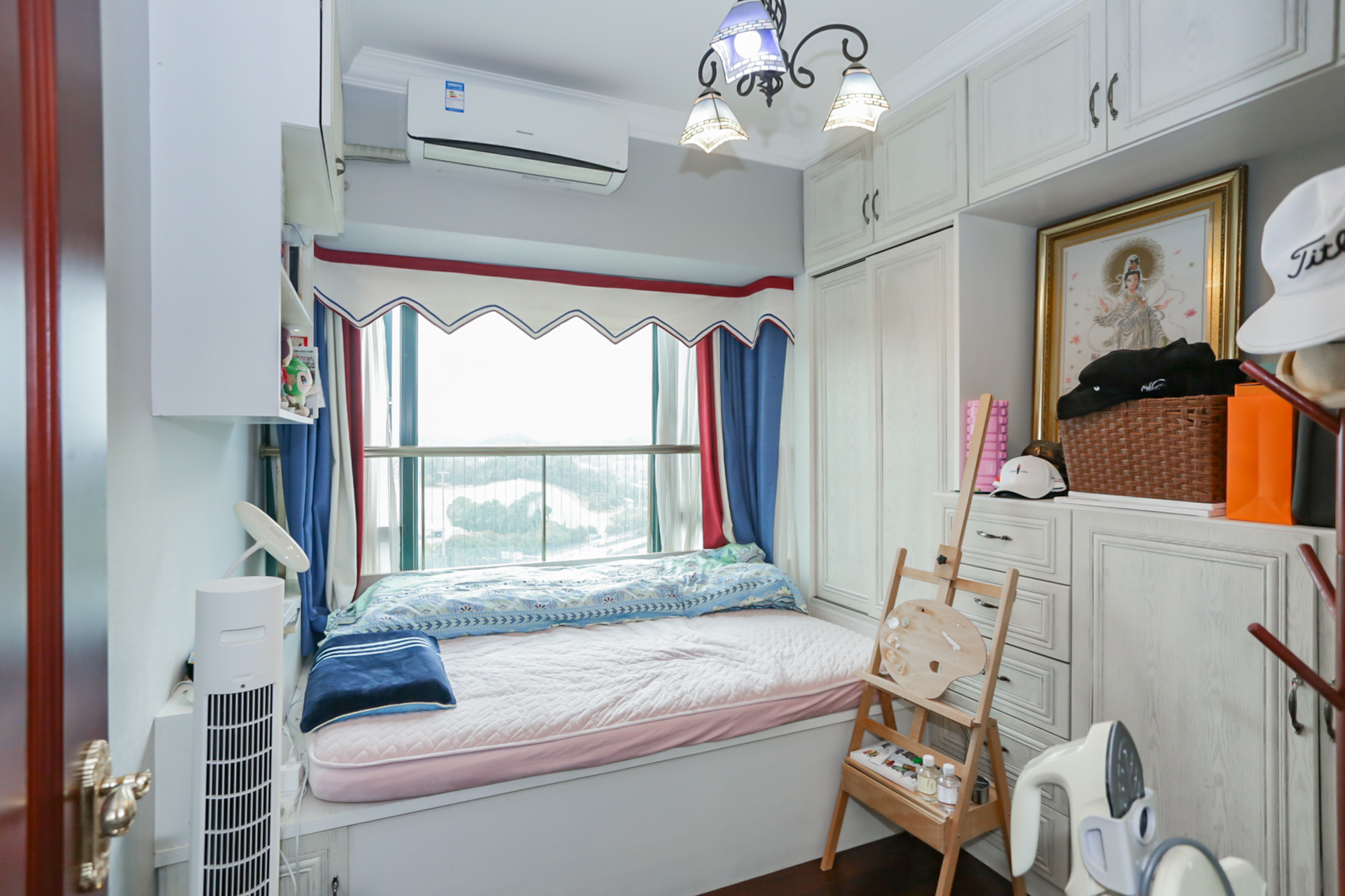 恒大华府  3室2厅1卫   178.80万卧室