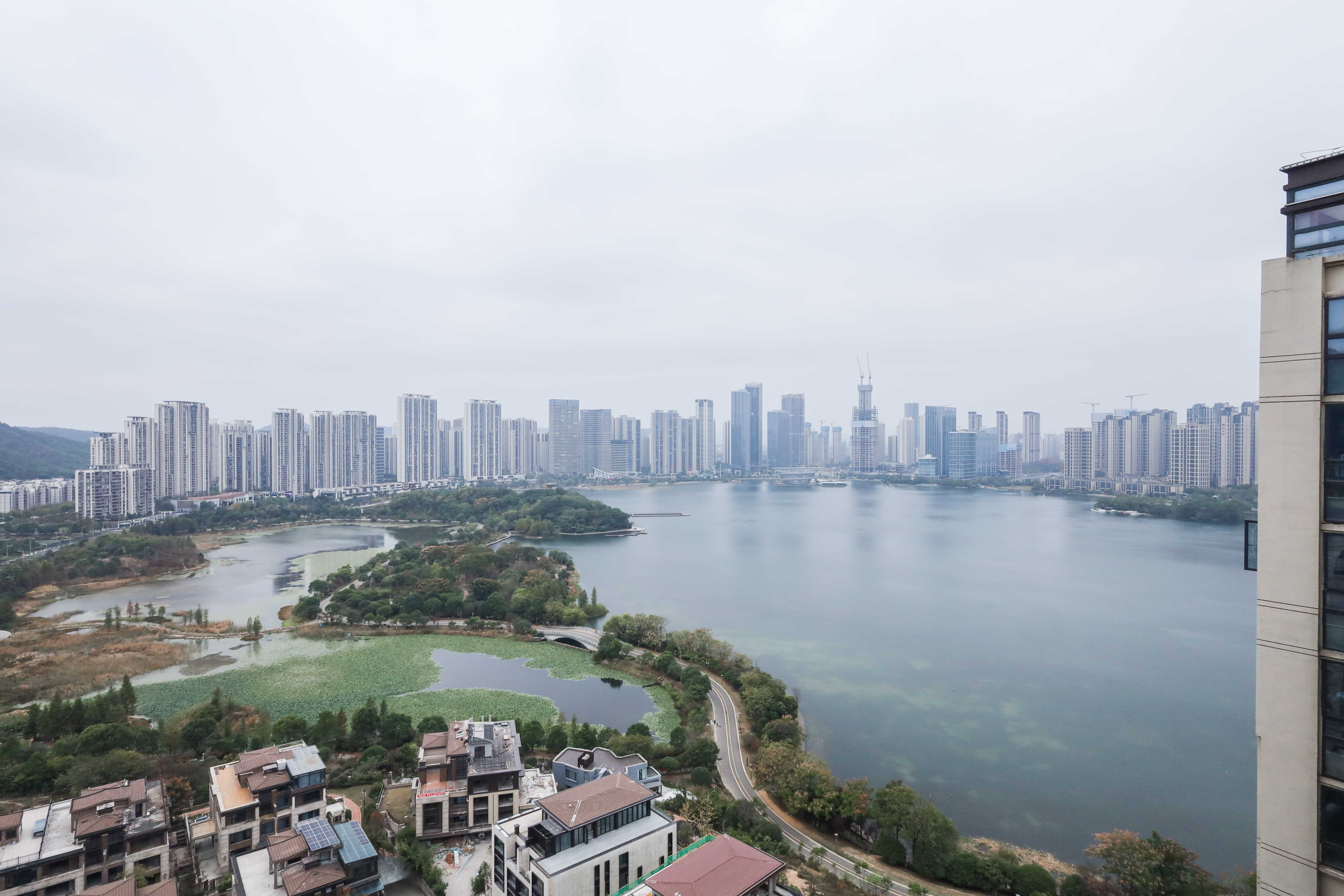 中海梅溪湖壹号  3室2厅2卫    240.0万阳台