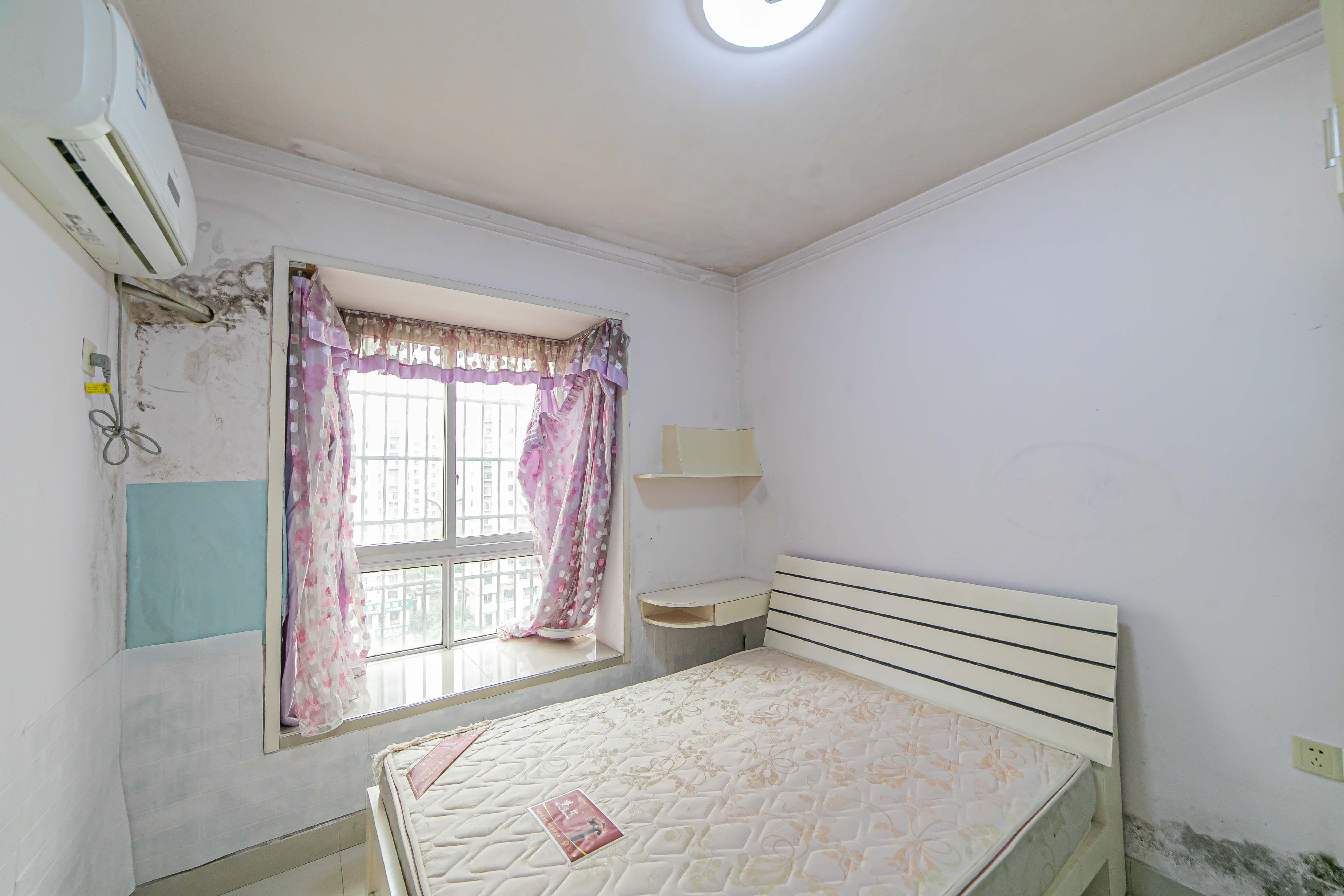 彩都公寓 2室1厅1卫 43.80万 彩都公寓 2室1厅1卫 43.80万卧室