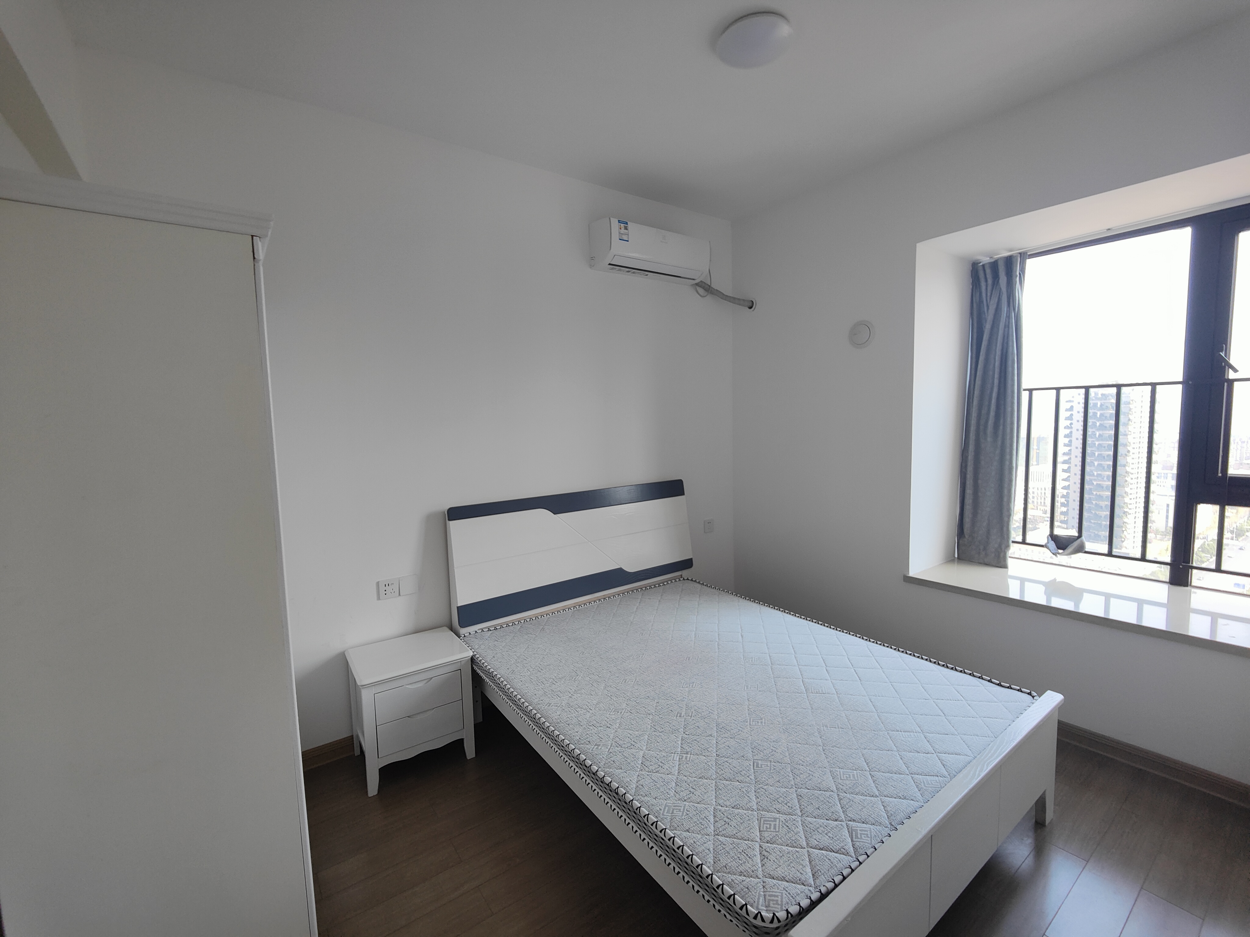 蓝溪谷  4室2厅2卫   92.00万室内图