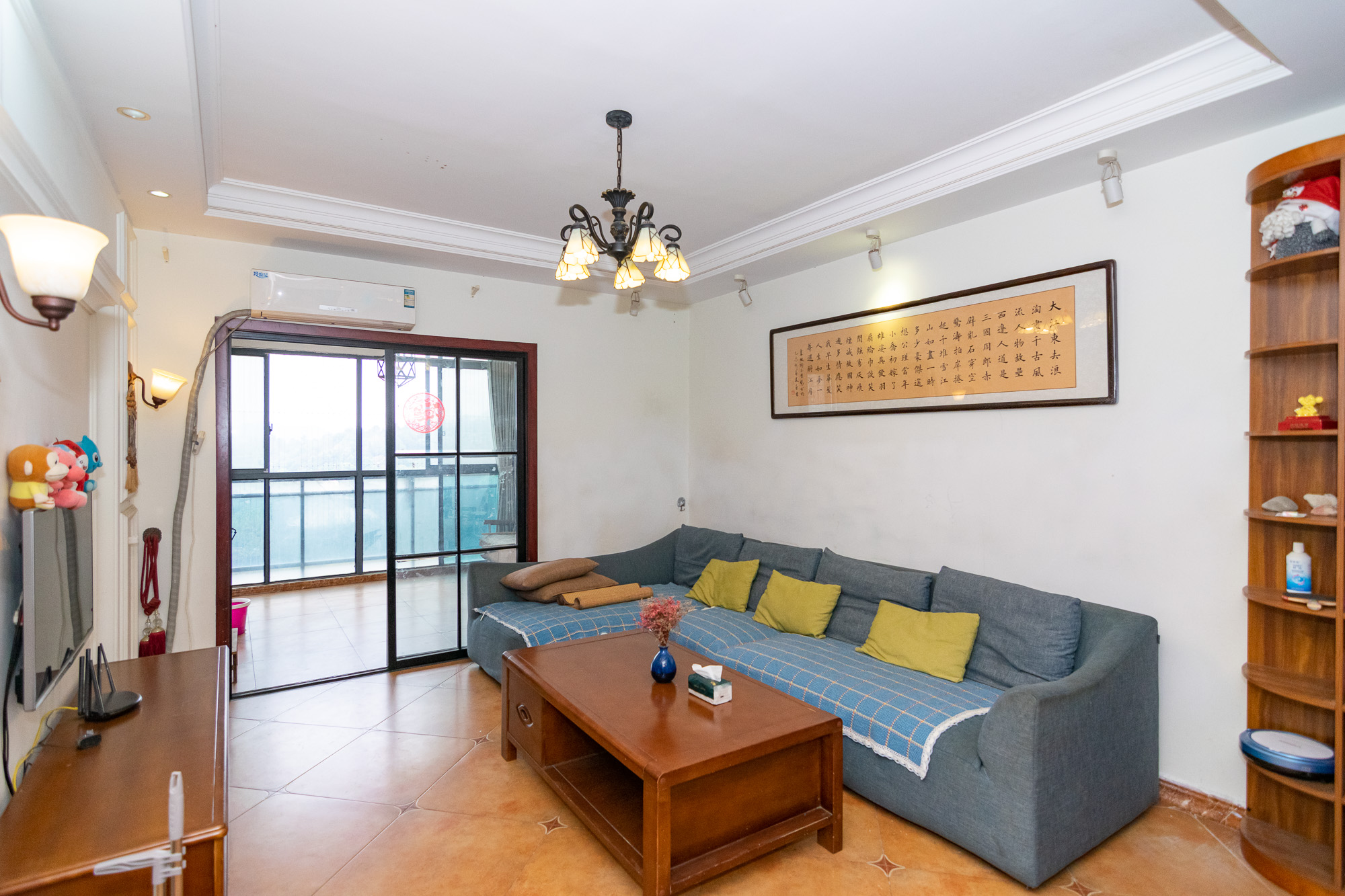 珠江东方明珠(新地东方明珠)三期 2室2厅1卫 60.0万 珠江东方明珠(新地东方明珠)三期 2室2厅1卫 60.0万客厅