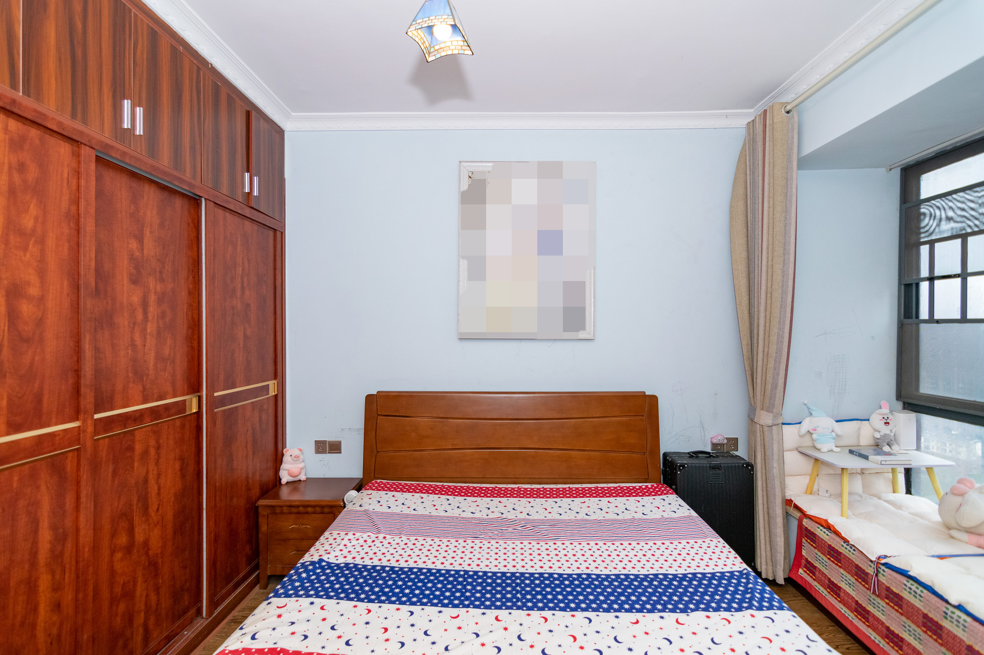 珠江东方明珠(新地东方明珠)三期 2室2厅1卫 60.0万 珠江东方明珠(新地东方明珠)三期 2室2厅1卫 60.0万卧室