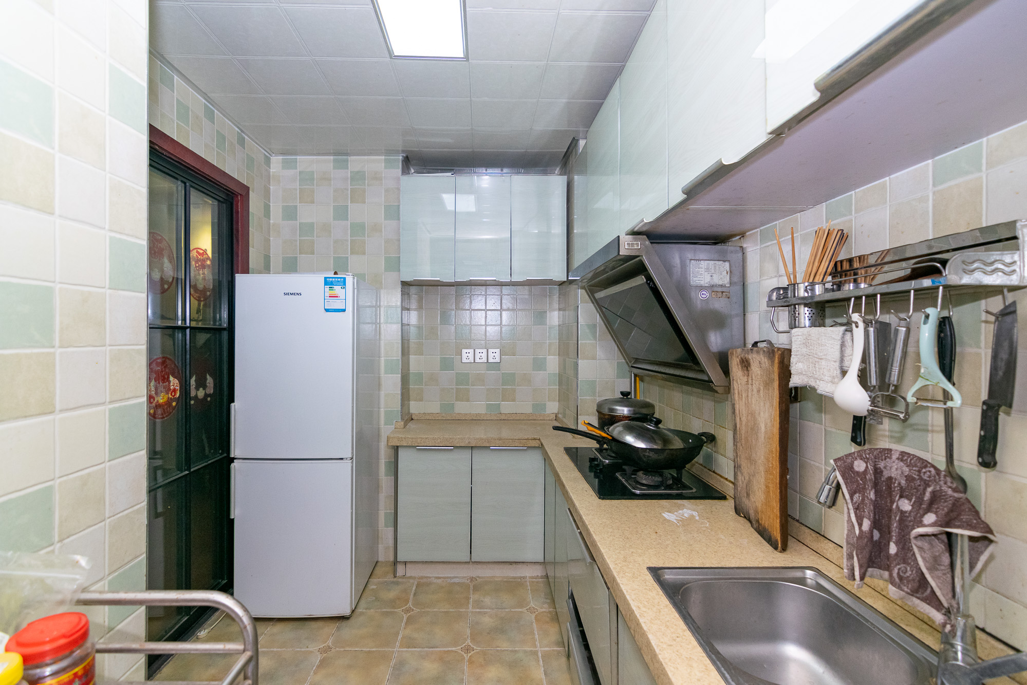 珠江东方明珠(新地东方明珠)三期 2室2厅1卫 60.0万 珠江东方明珠(新地东方明珠)三期 2室2厅1卫 60.0万厨房