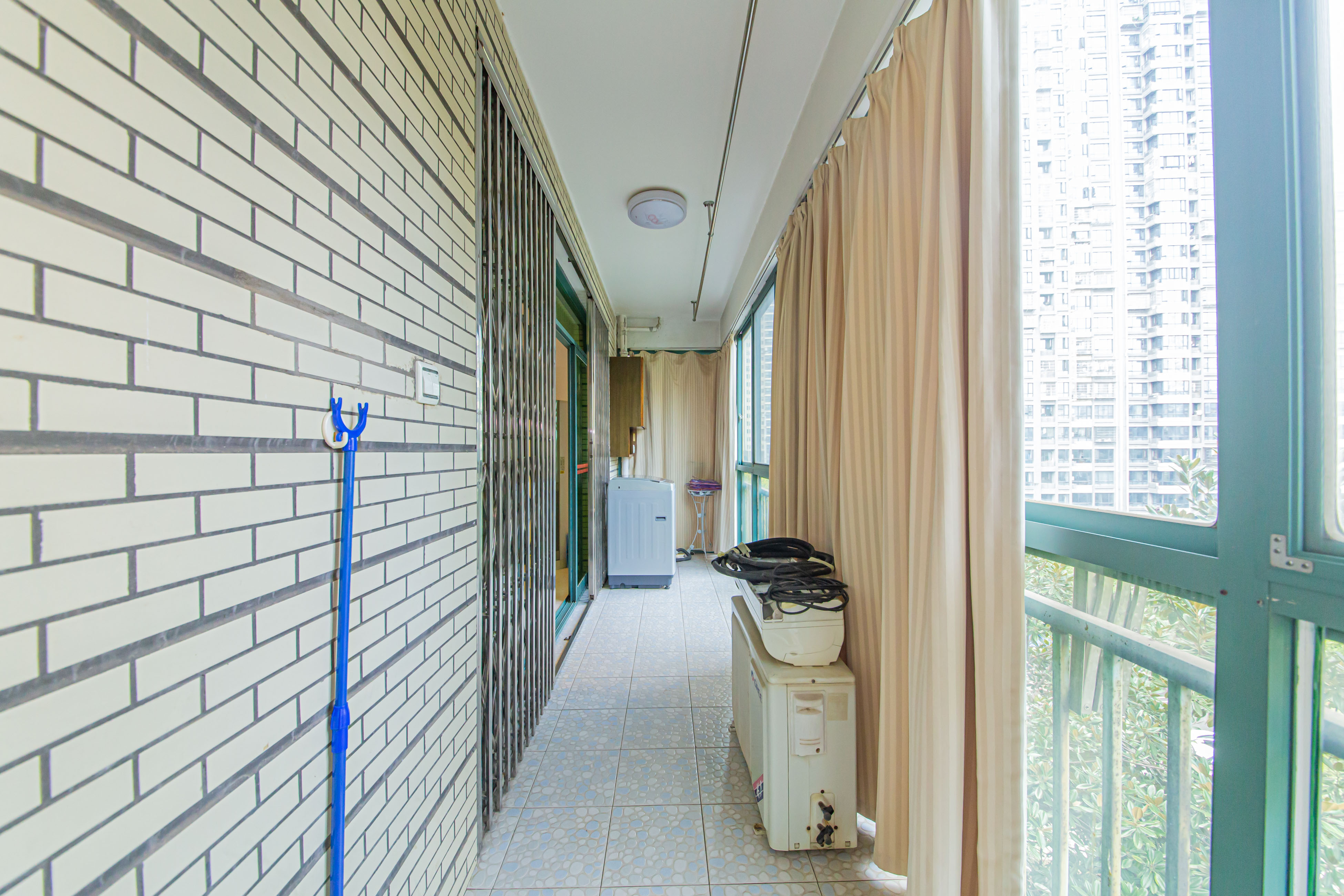 柠檬丽都  3室2厅2卫   118.00万阳台