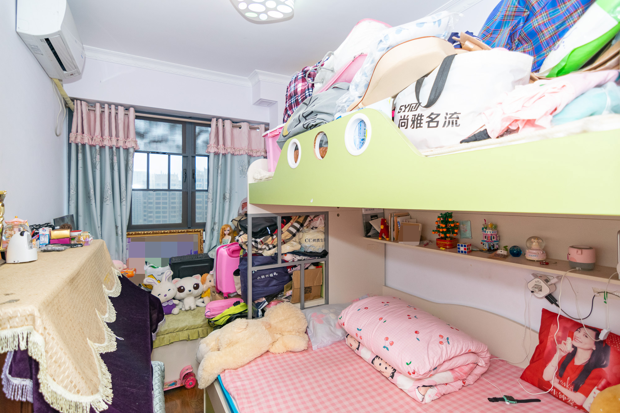 名家翡翠花园  3室2厅1卫    96.99万卧室