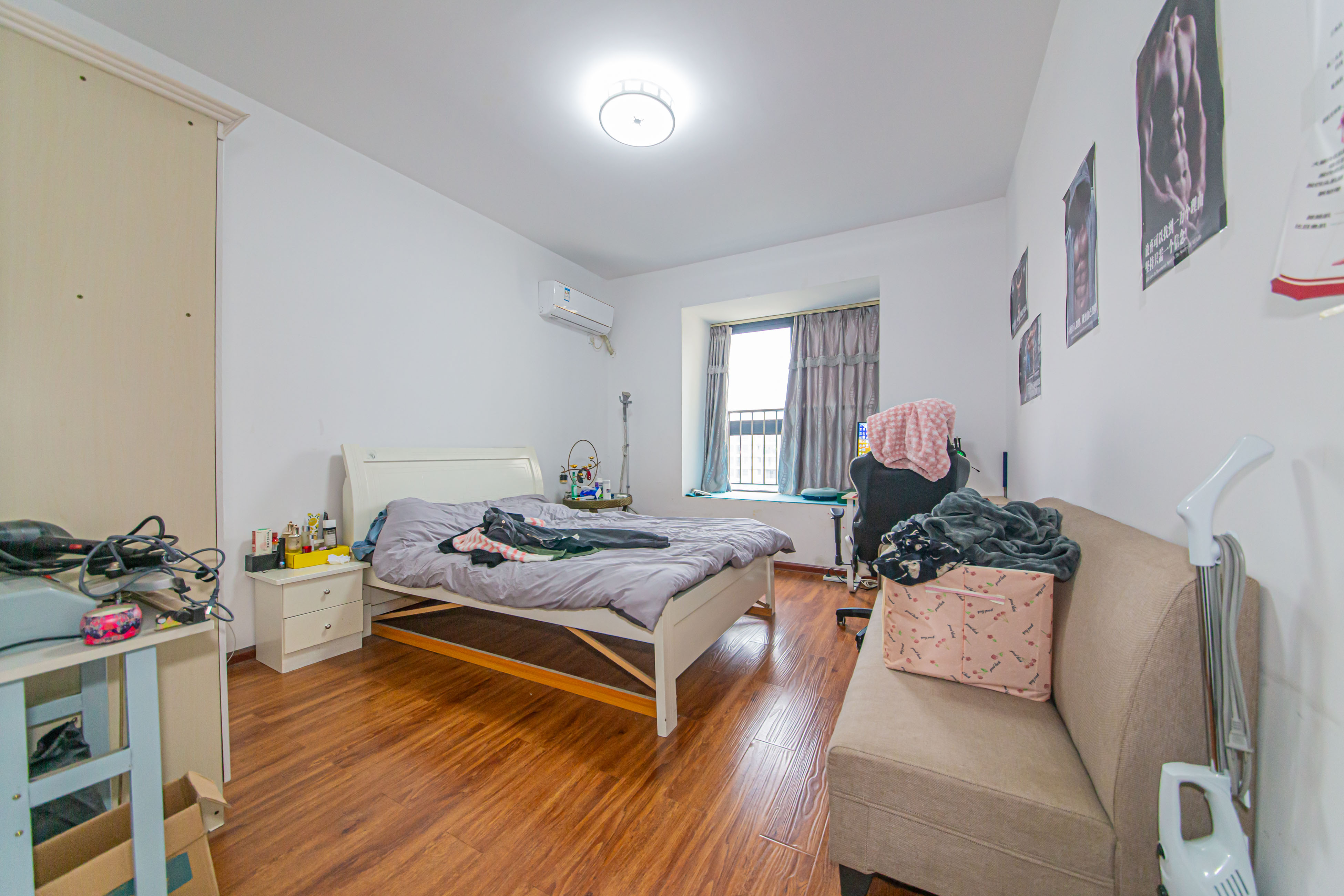 香芙嘉园(广铁湘府嘉园) 2室2厅1卫 65.0万 香芙嘉园(广铁湘府嘉园) 2室2厅1卫 65.0万卧室