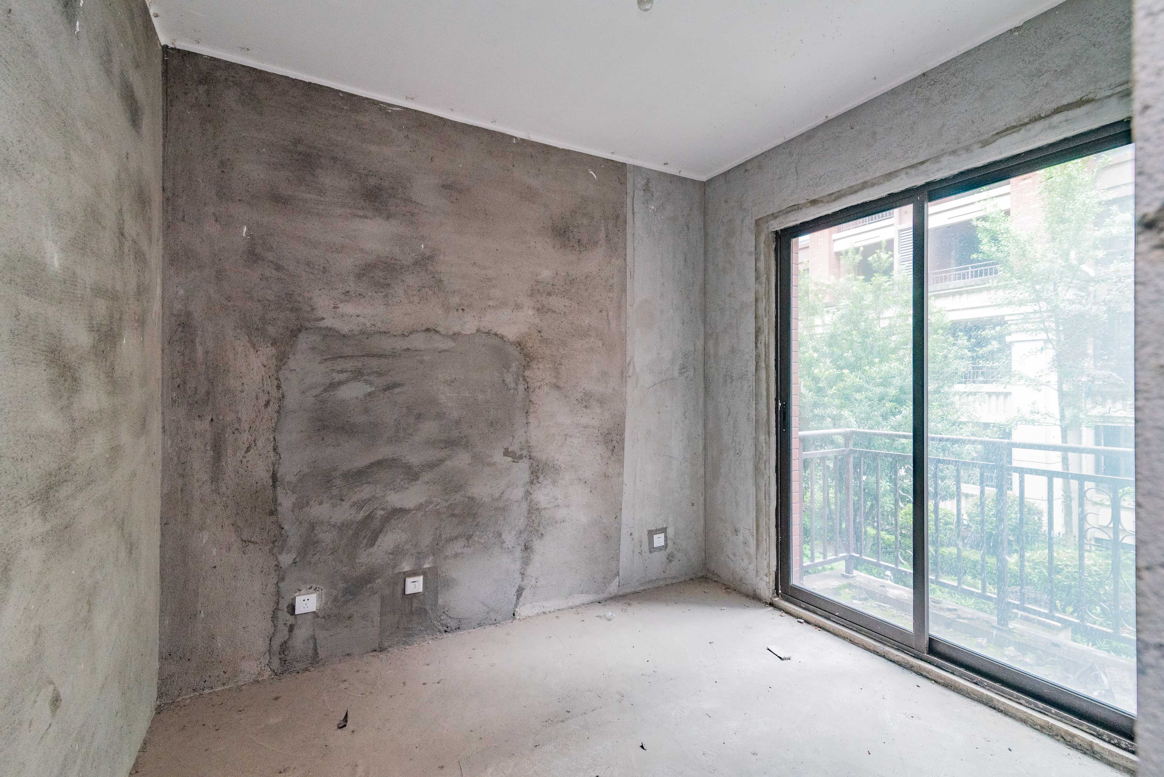 五矿沁园金城(春和景园) 5室2厅2卫 275.00万 五矿沁园金城(春和景园) 5室2厅2卫 275.00万卧室