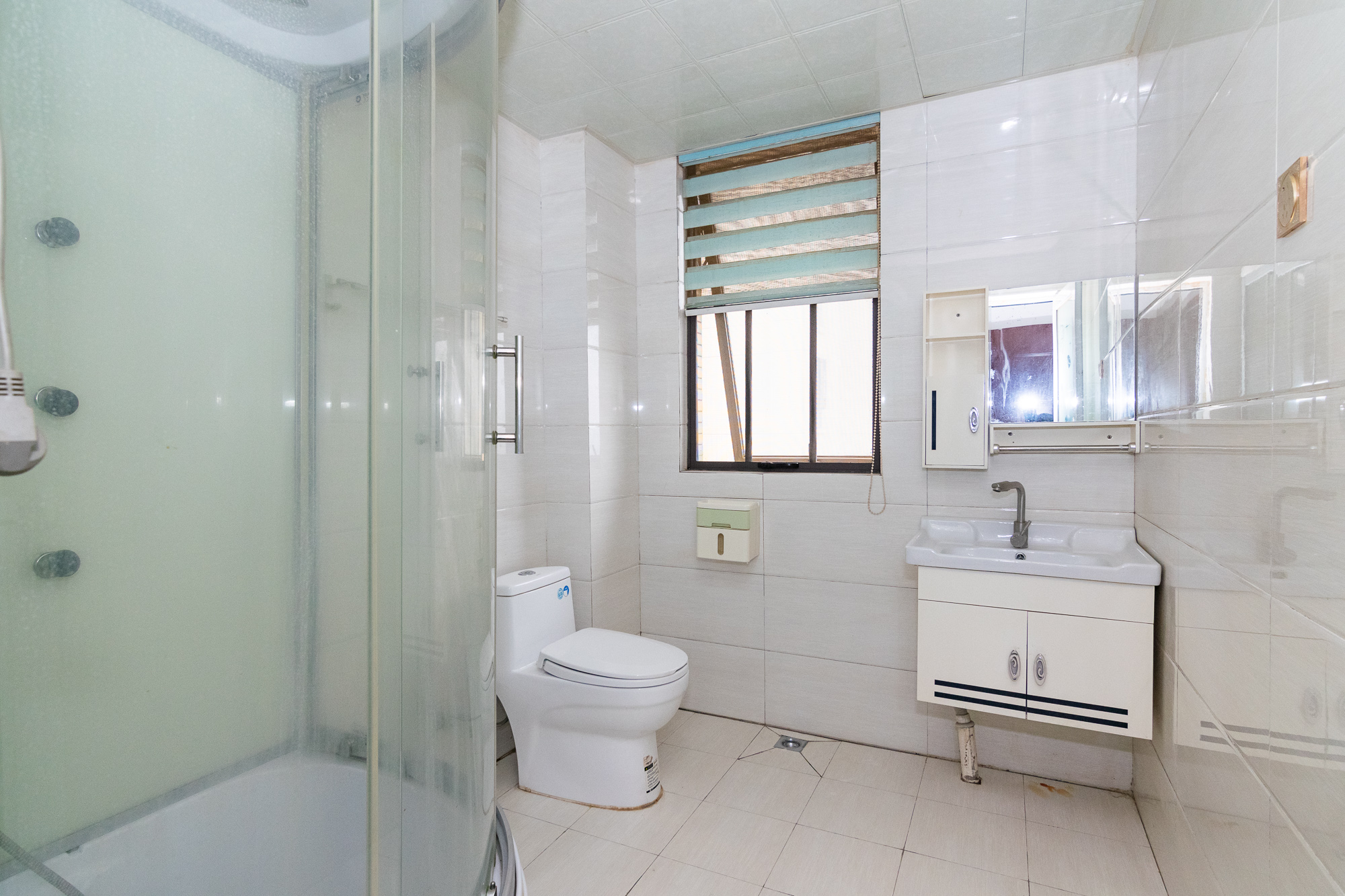 湖南报业文化城(米地亚家园)  3室2厅1卫    93.68万 湖南报业文化城(米地亚家园)  3室2厅1卫    93.68万卫生间