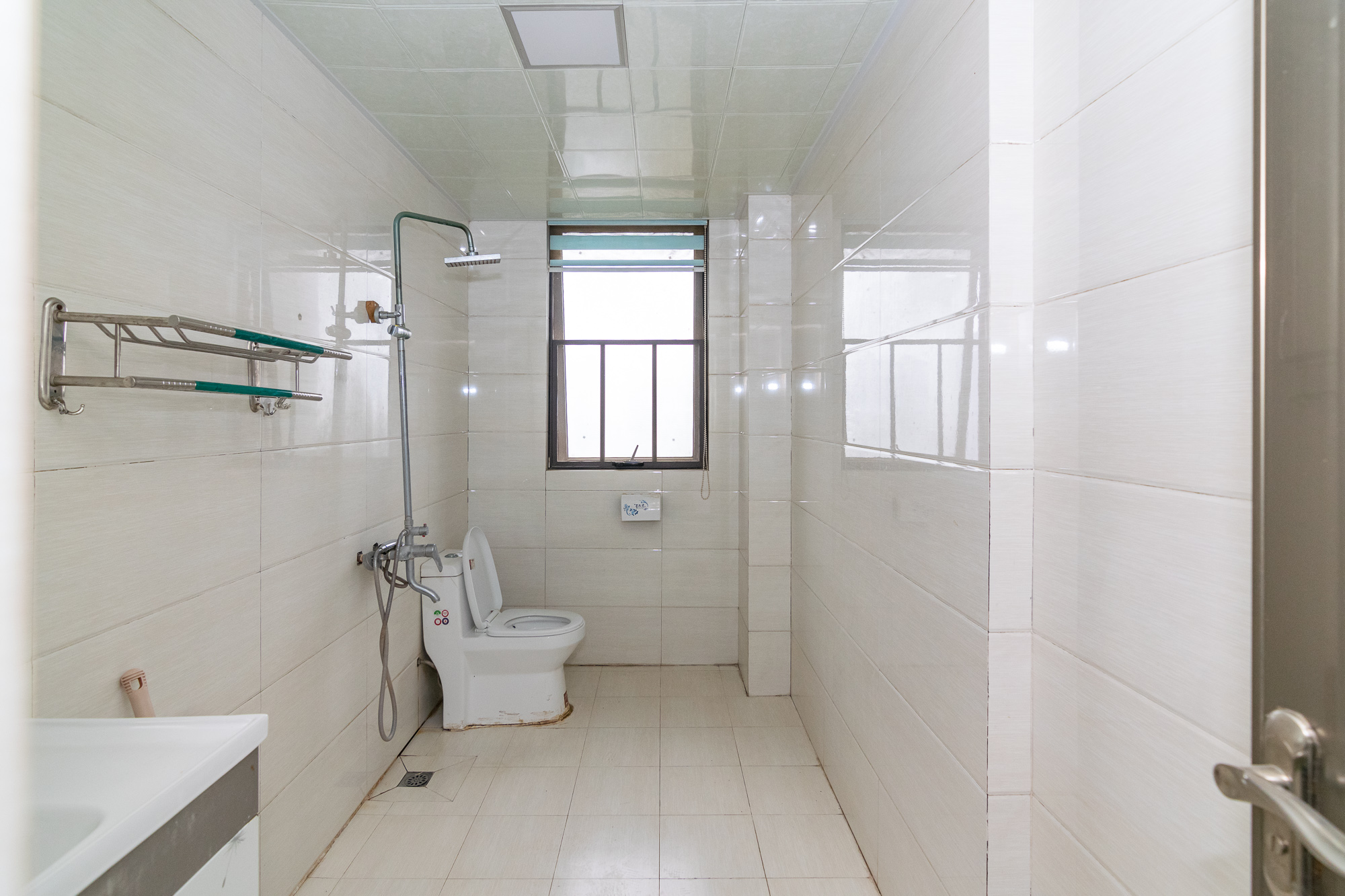 湖南报业文化城(米地亚家园)  3室2厅1卫    93.68万 湖南报业文化城(米地亚家园)  3室2厅1卫    93.68万卫生间