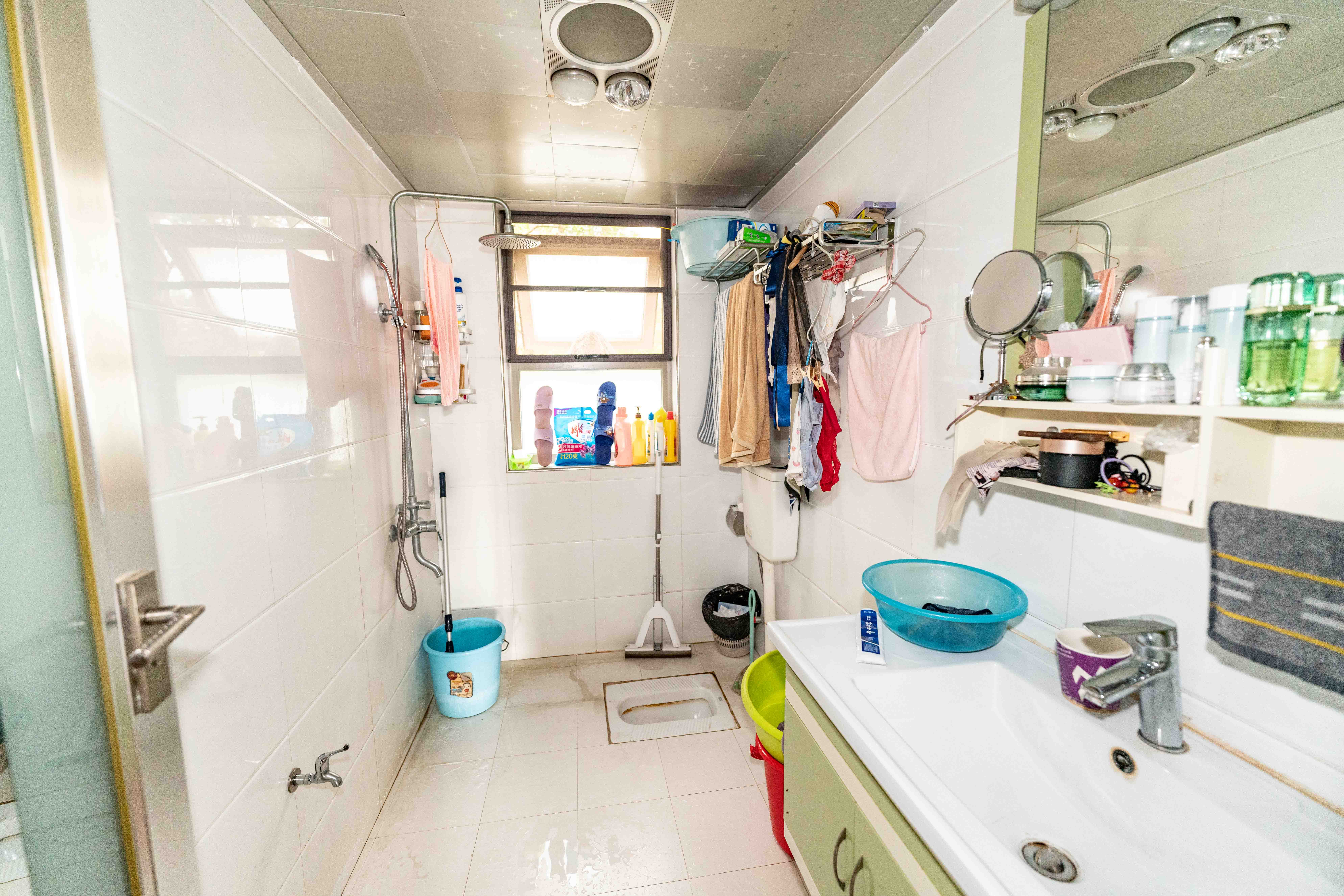 怡海星城  2室2厅1卫    55.0万卫生间