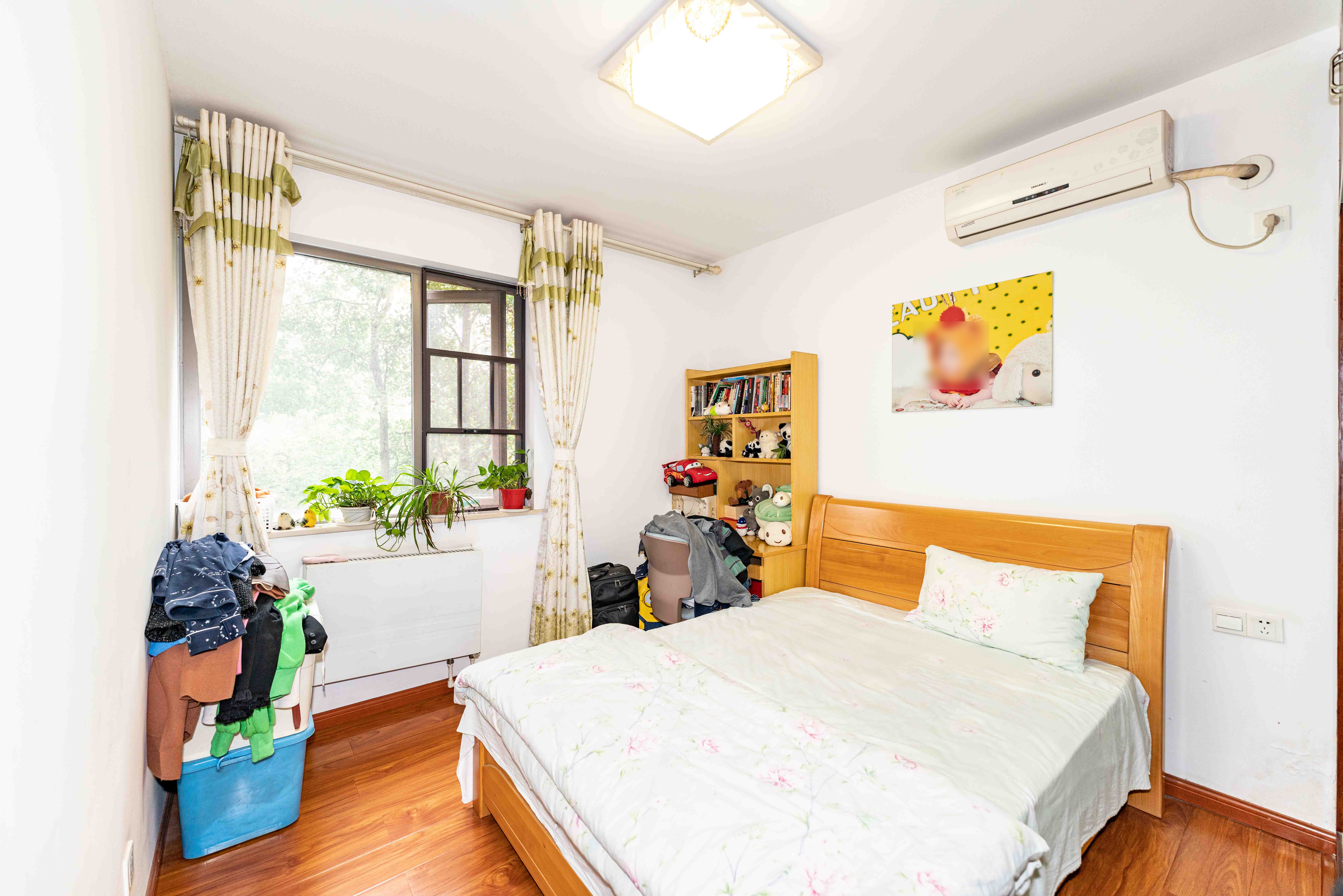 怡海星城  2室2厅1卫    55.0万卧室