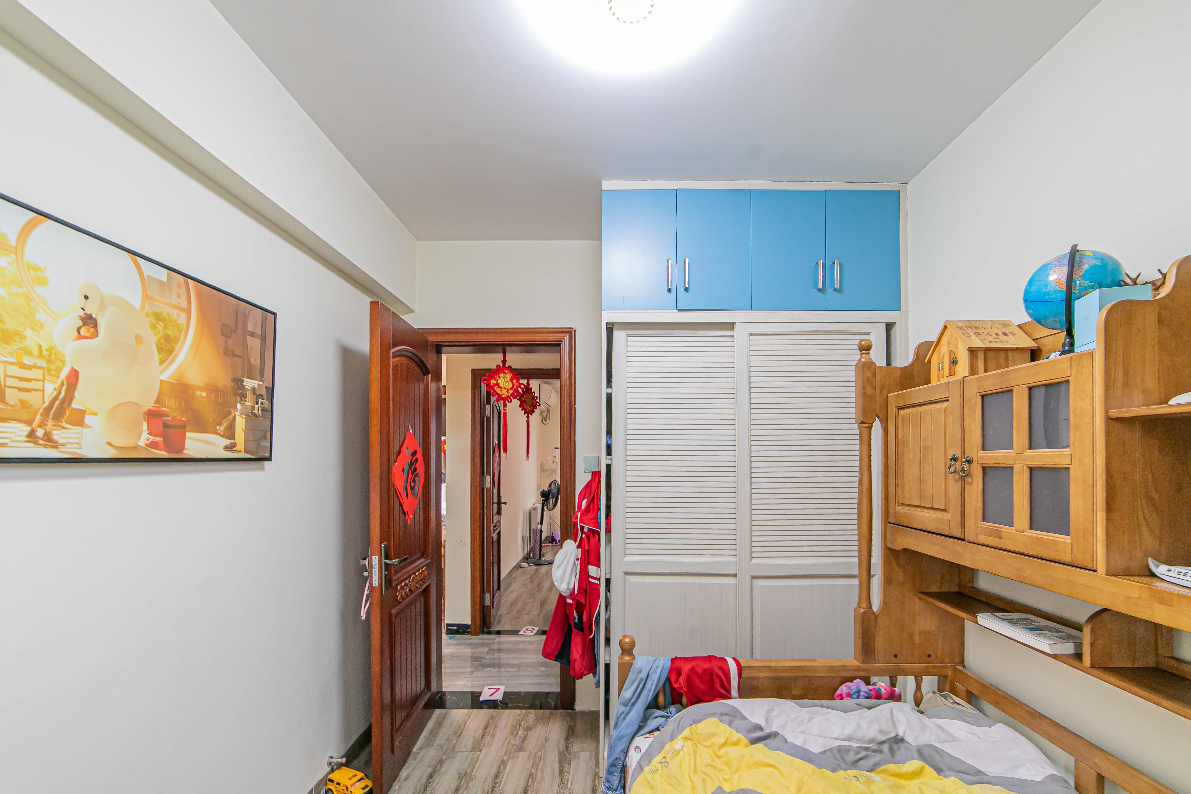 华润五彩城 3室2厅1卫 73.80万 华润五彩城 3室2厅1卫 73.80万卧室