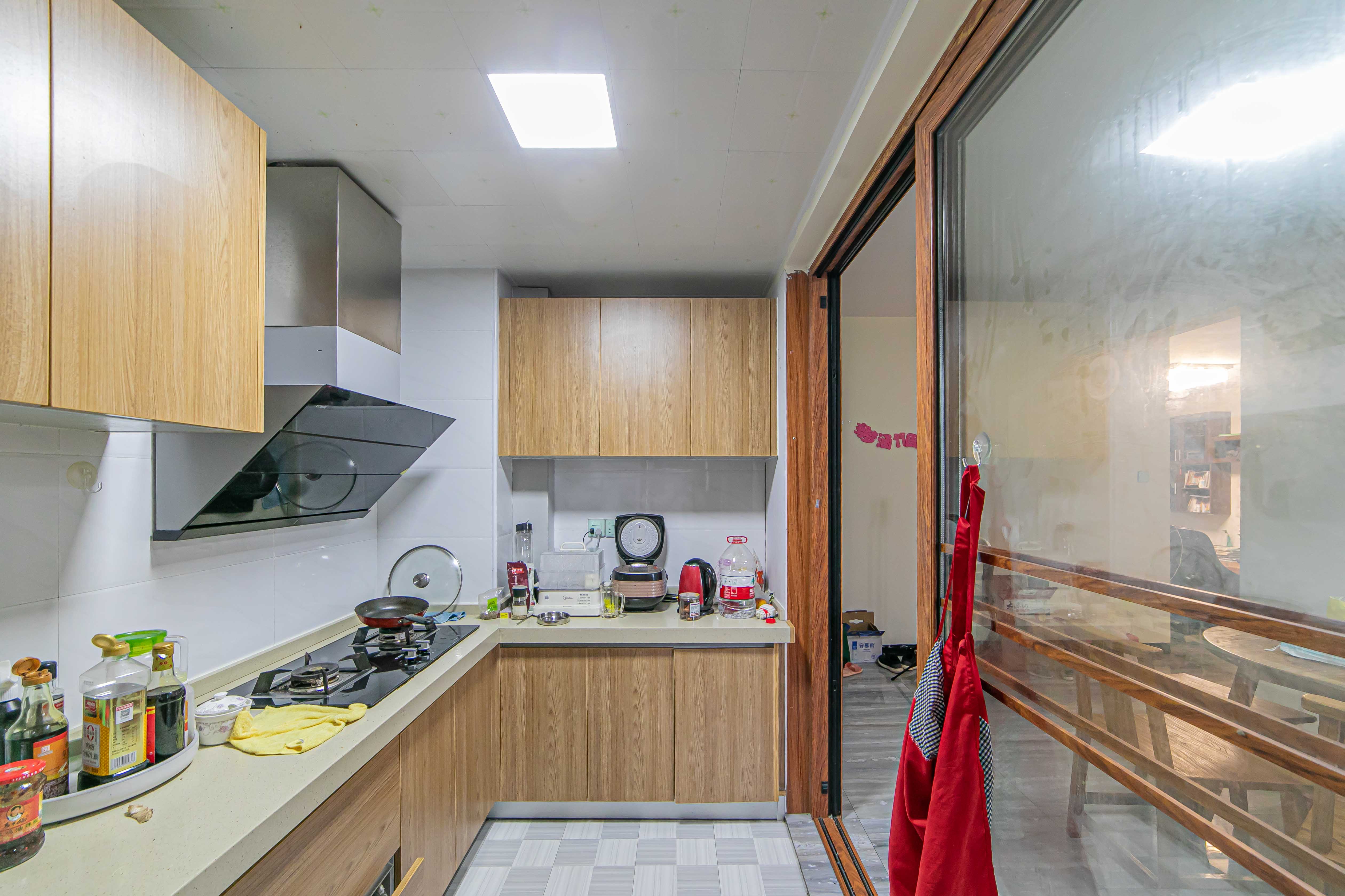 华润五彩城 3室2厅1卫 73.80万 华润五彩城 3室2厅1卫 73.80万厨房