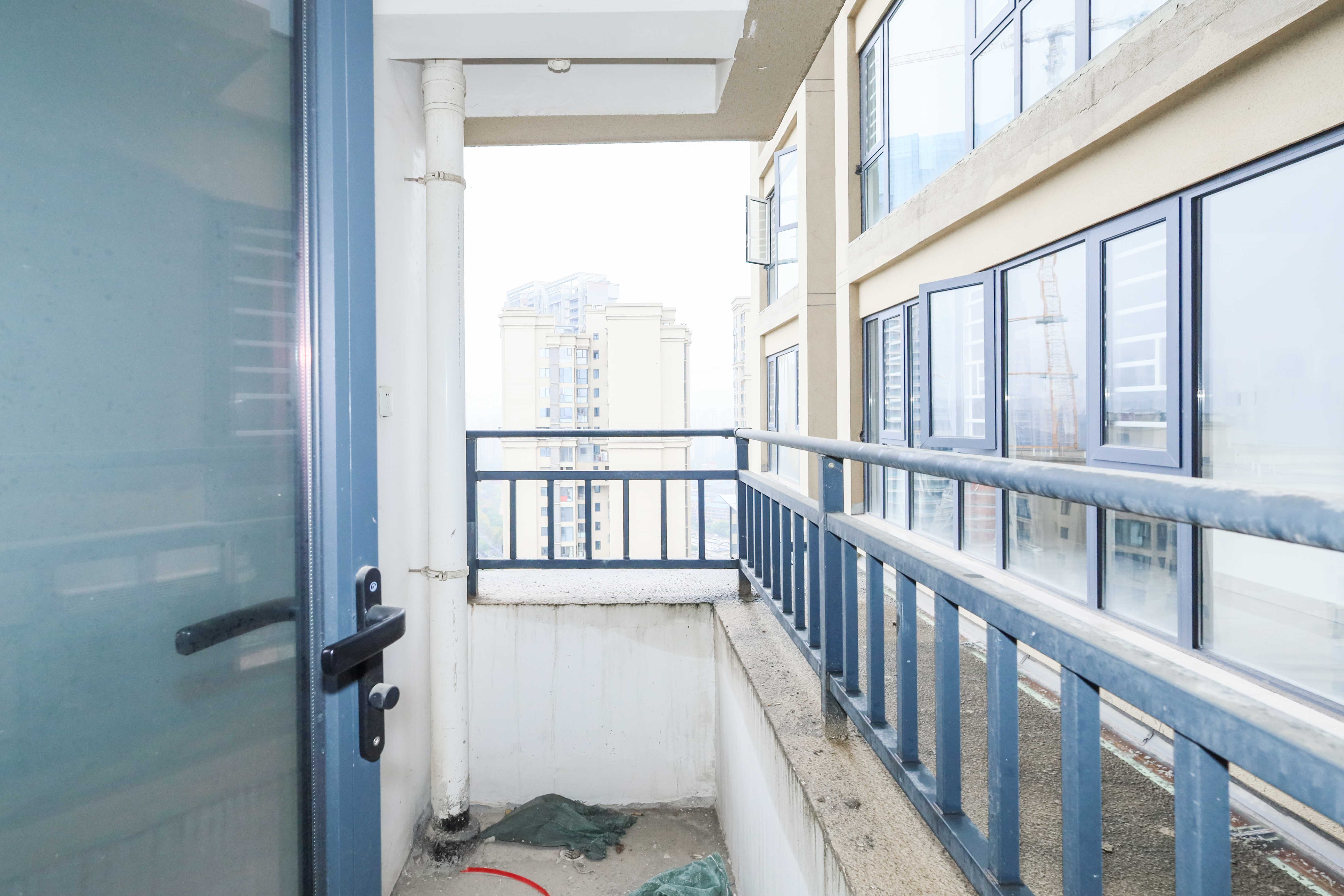 中建梅溪湖中心  4室2厅2卫    250.0万其他